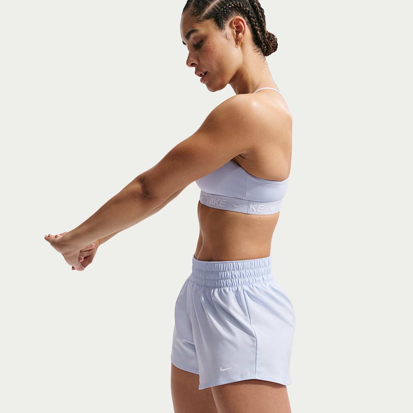 Nike One - Nike One Dri-FIT-Shorts mit mittelhohem Bund und Futter für Damen (ca. 7,5 cm)