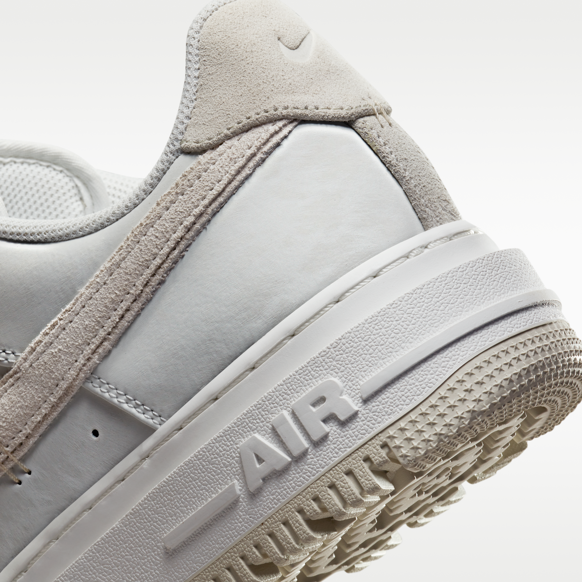 Nike Air Force 1 Luxe - Summit White/Light Bone/Summit White - 8