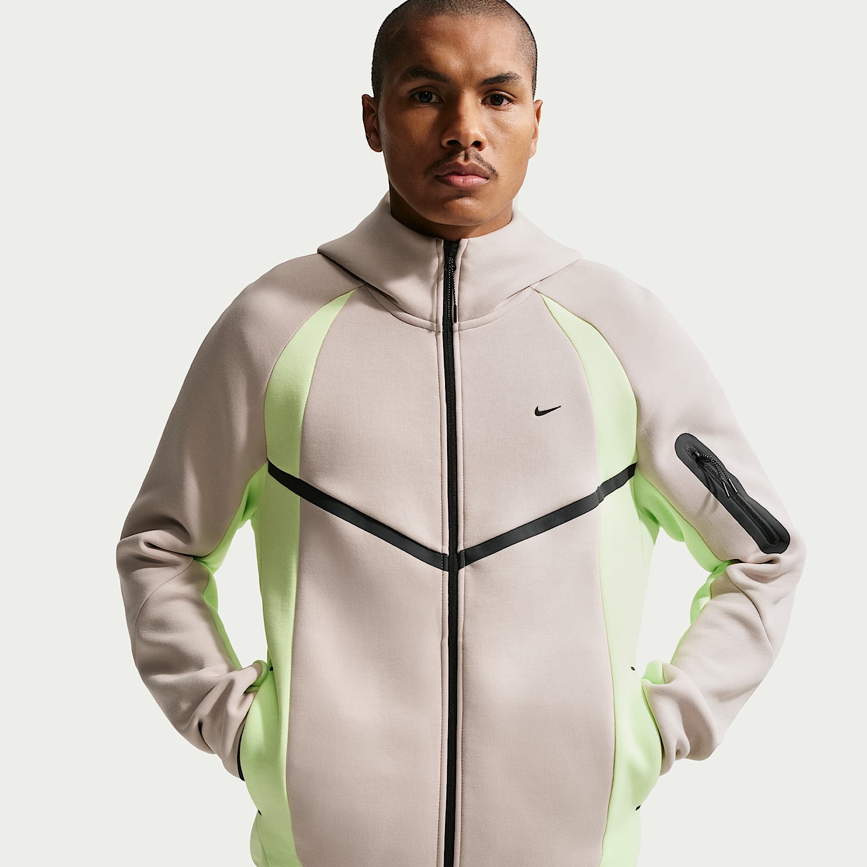 Nike Tech - Nike Tech Windrunner-Fleecejacke mit durchgehendem Reißverschluss und Color-Block-Design (Herren)