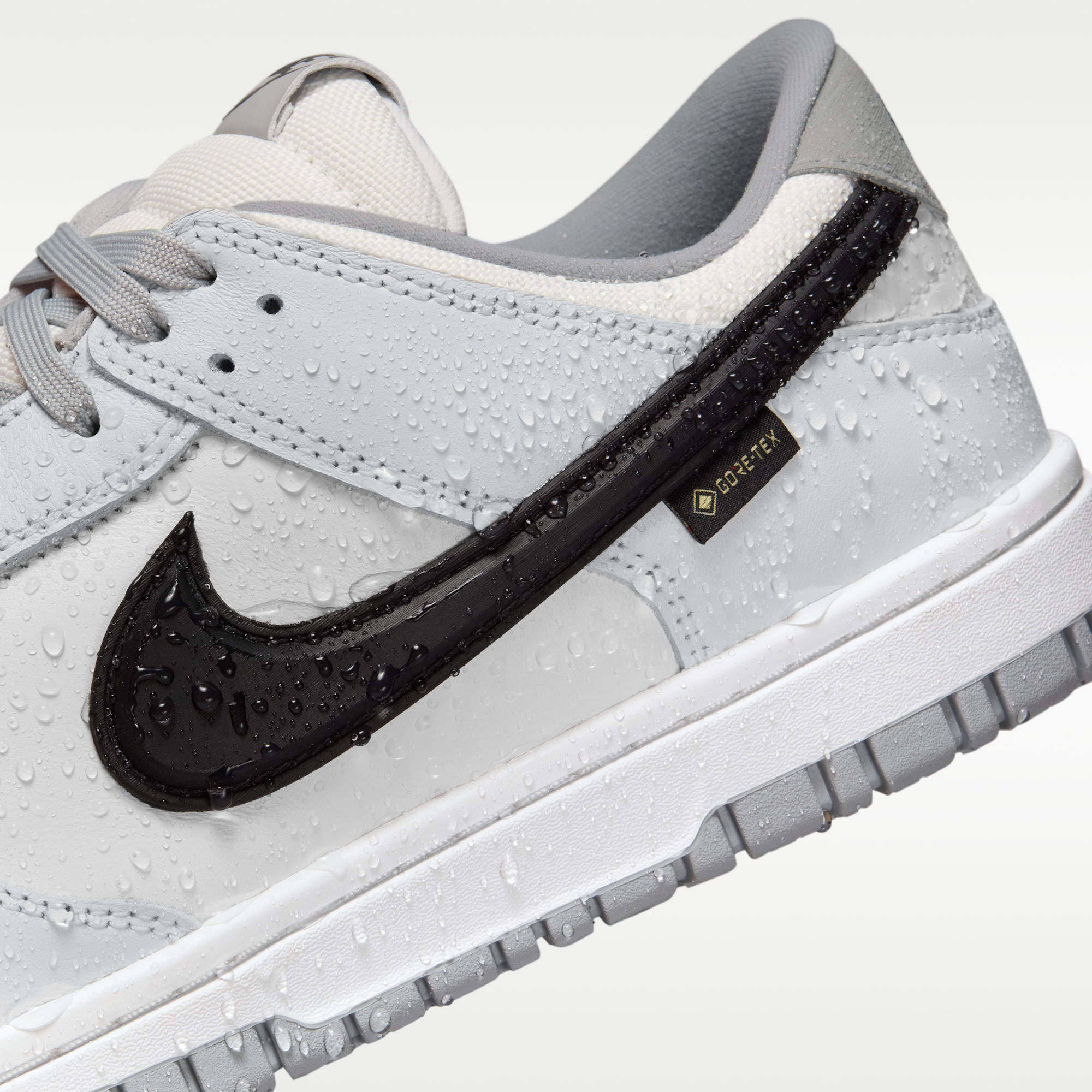 Nike Dunk Low GORE-TEX - Summit White/Off White/Light Smoke Grey/Μαύρο - 9