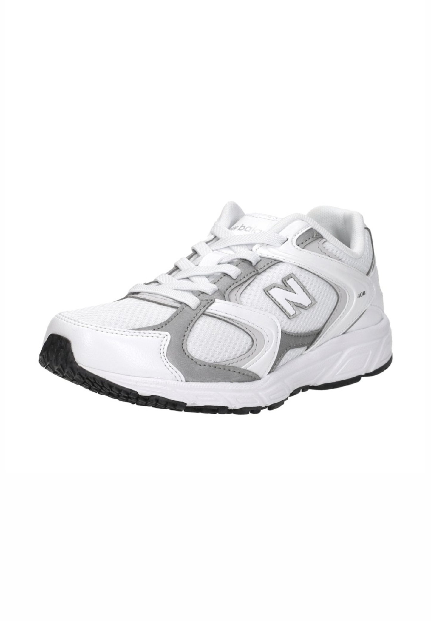 Zapatilla deportiva blanca y gris con paneles de malla, cierre de cordones, suela texturizada negra y un logo "N" en el lateral.