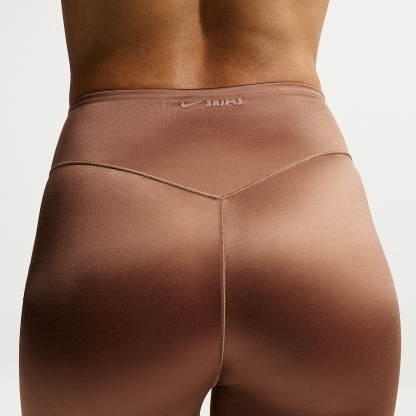 NikeSKIMS Satin Shine - NikeSKIMS Satin Shine Leggings mit hohem Bund (66 cm, Damen)