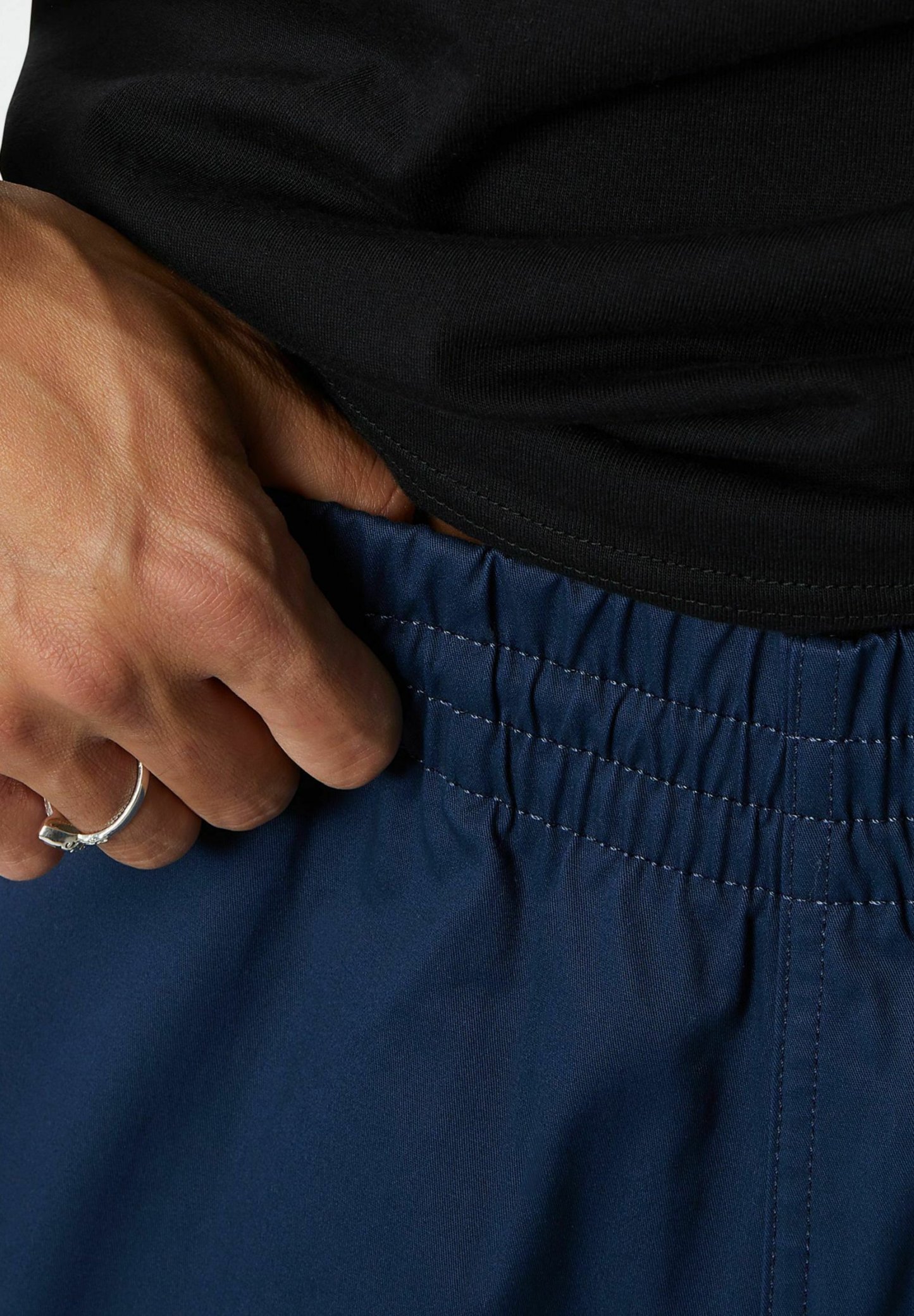 New Balance ATHLETICS - Pantalones cargo - natural indigo