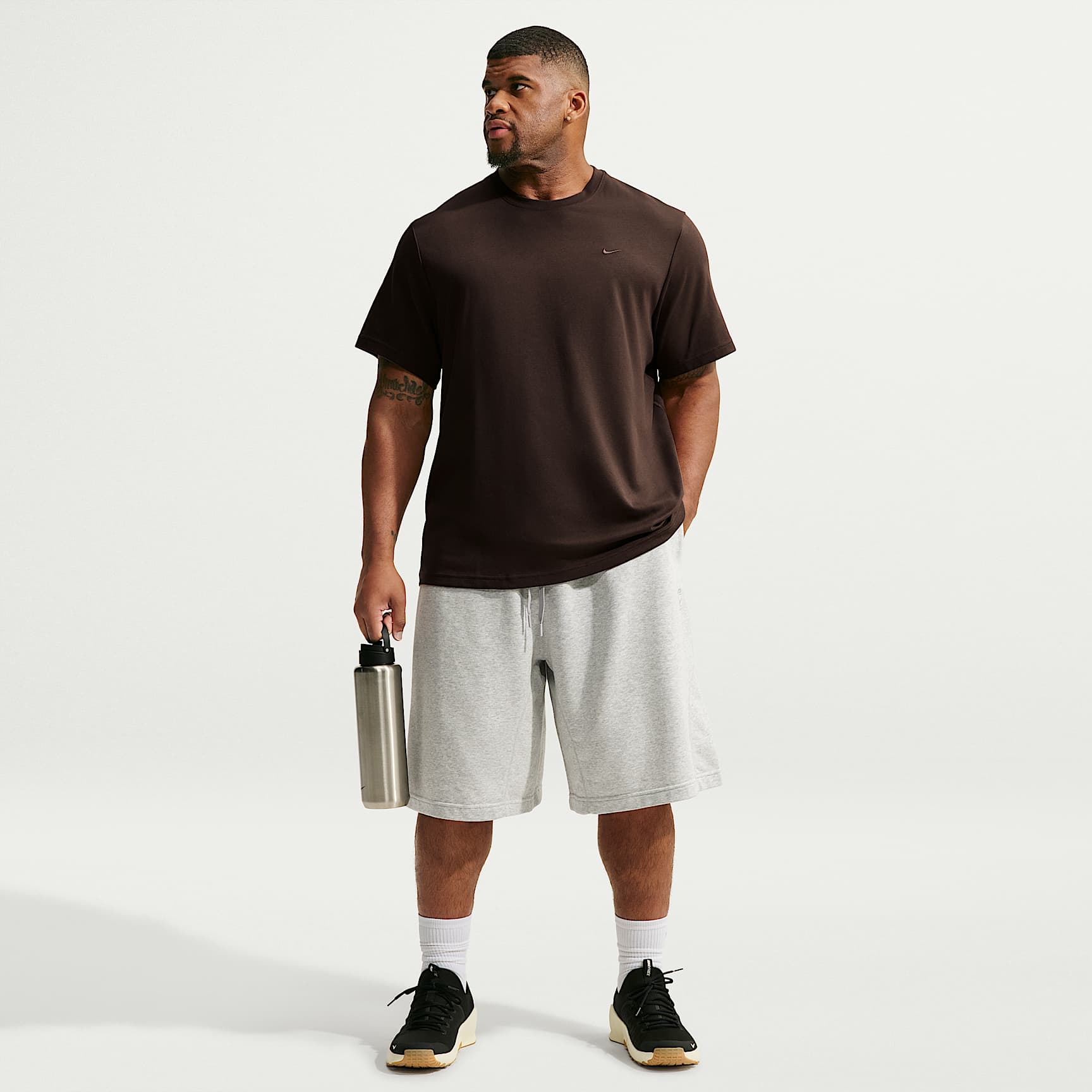 Nike Primary - Nike Primary vielseitiges Nike Dri-FIT Kurzarm-Oberteil für Herren