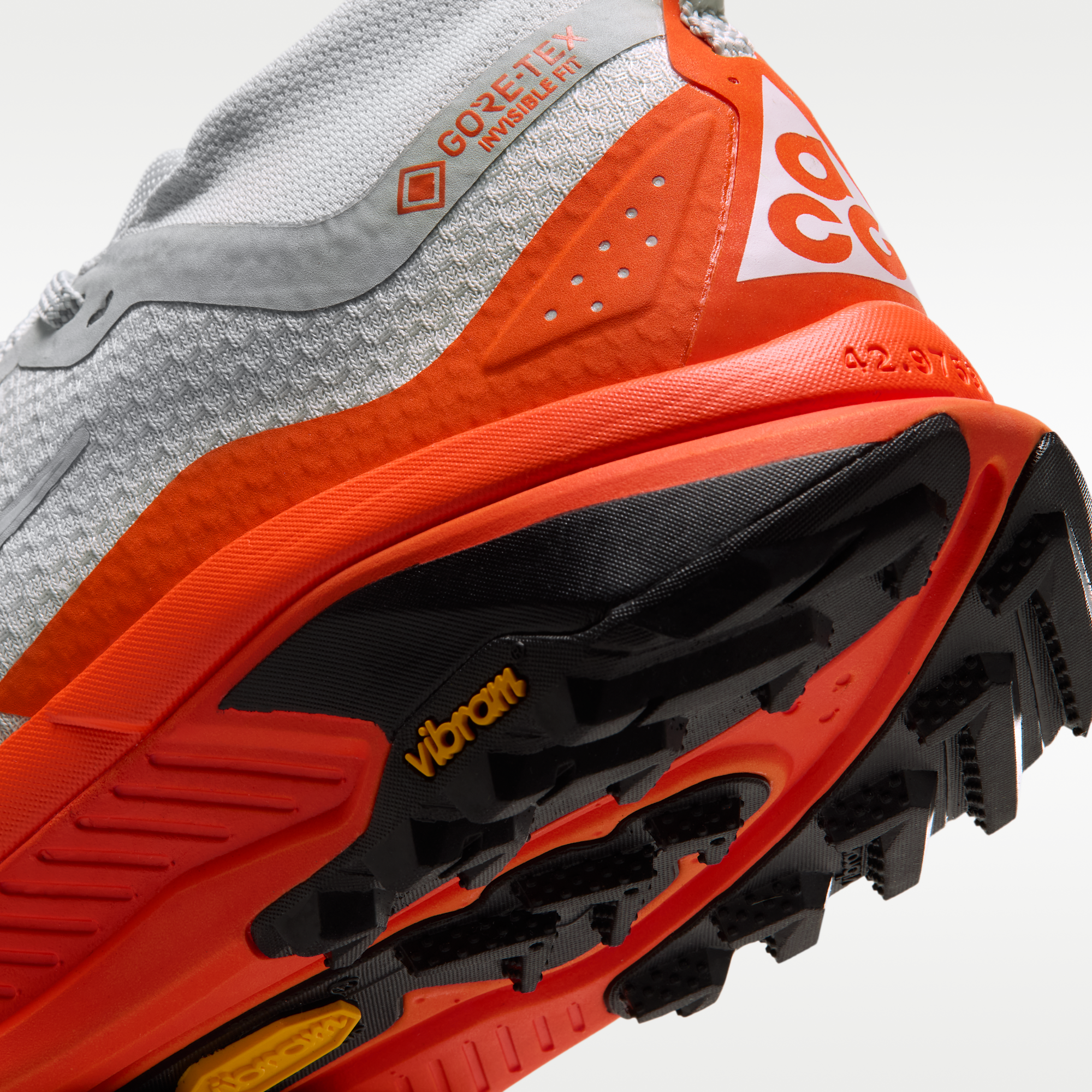 ACG Zegama Trail GORE-TEX - Light Silver/Safety Orange/Μαύρο/Summit White - 9