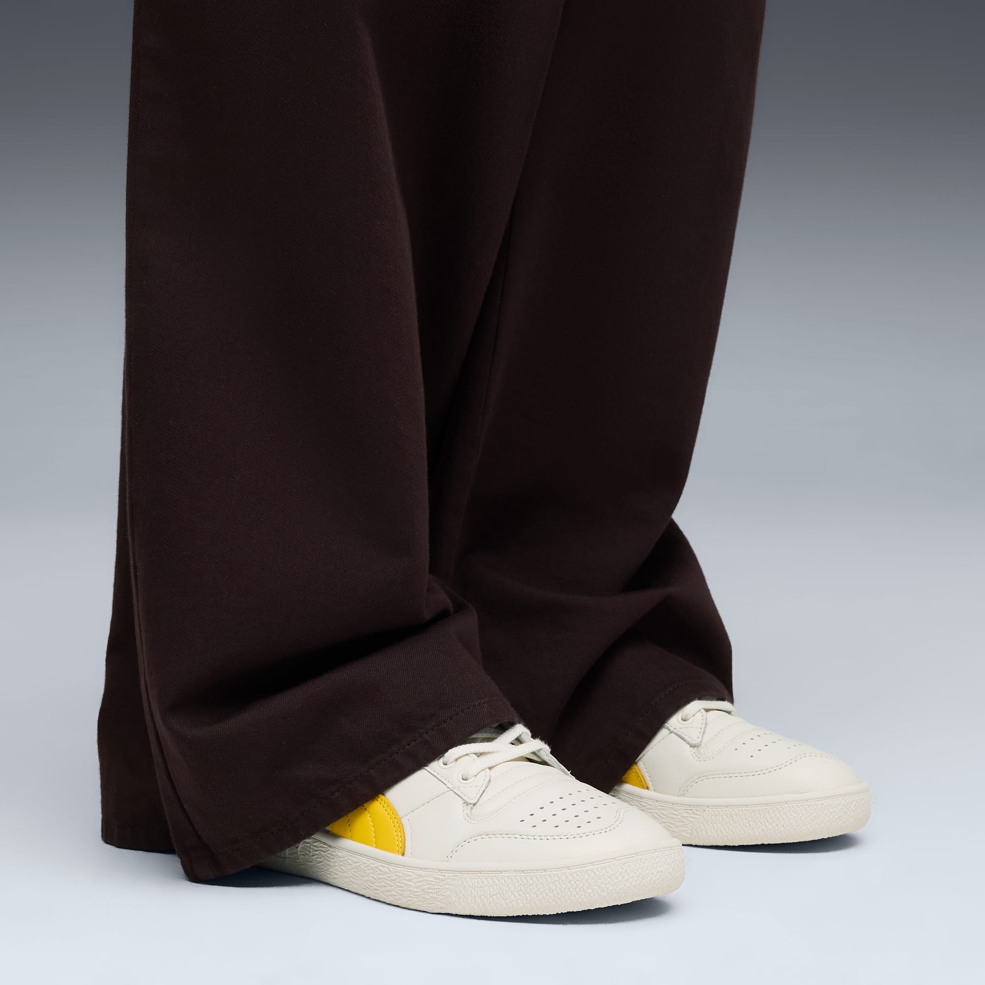 Majesty Sneakers Unisex - Warm White-Pelé Yellow