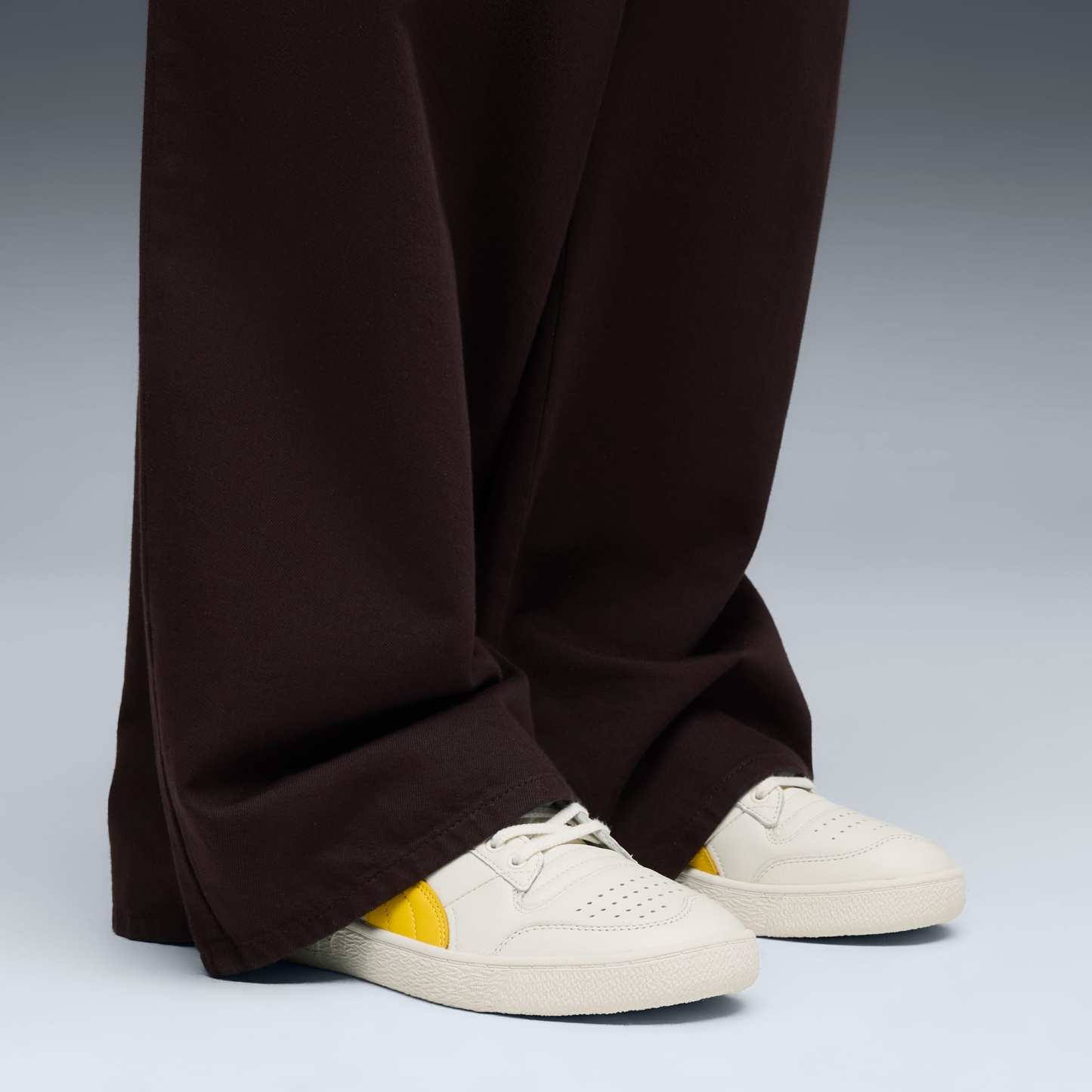 Majesty Sneakers Unisex - Warm White-Pelé Yellow