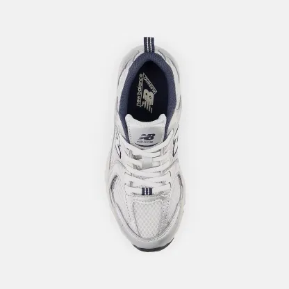 New Balance 530 BUNGEE LACE - SUMMER FOG con NIMBUS CLOUD y NB Navy - PZ530KA