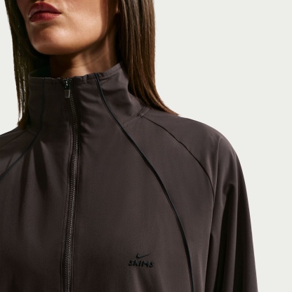 NikeSKIMS Stretch Nylon - NikeSKIMS Stretch Nylon Oversize-Jacke (Damen)