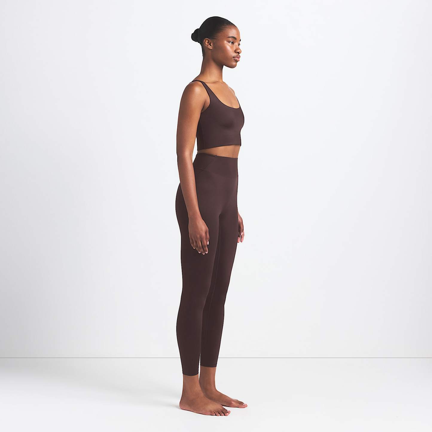 NikeSKIMS Satin Shine - NikeSKIMS Satin Shine Leggings mit hohem Bund (66 cm, Damen)