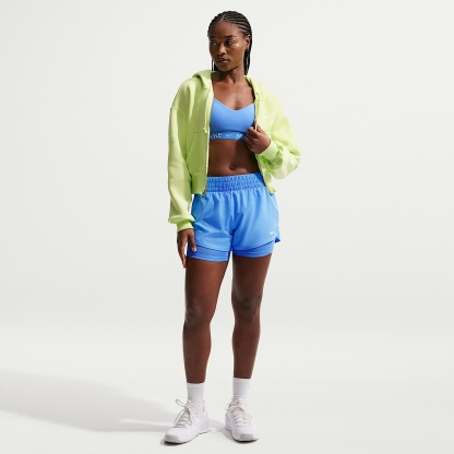 Nike One - Nike One Dri-FIT 2-in-1-Shorts mit mittelhohem Taillenbund für Damen (ca. 7,5 cm)