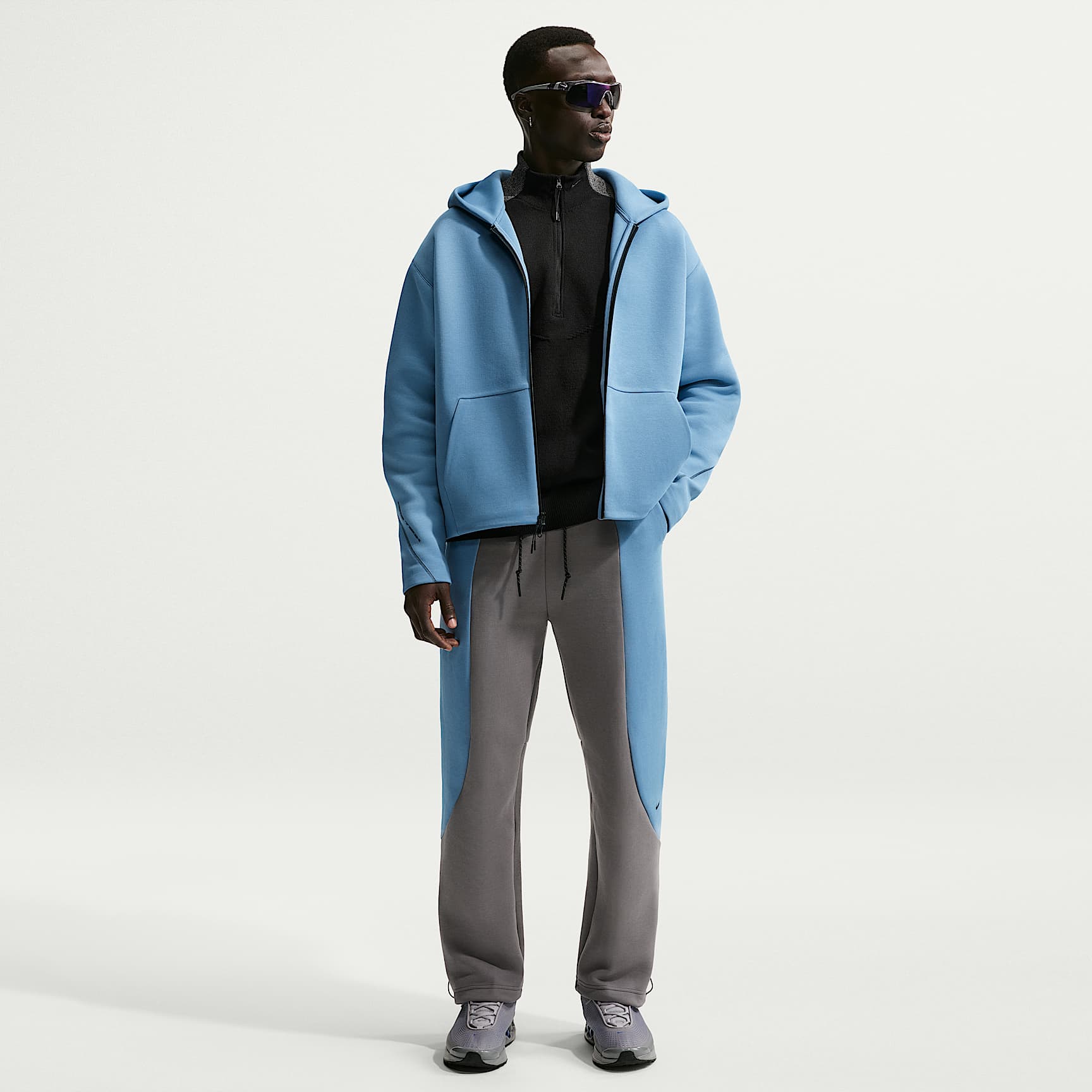 Nike Tech - Nike Tech Fleece-Hose mit offenem Saum und Farbblock-Design (Herren)