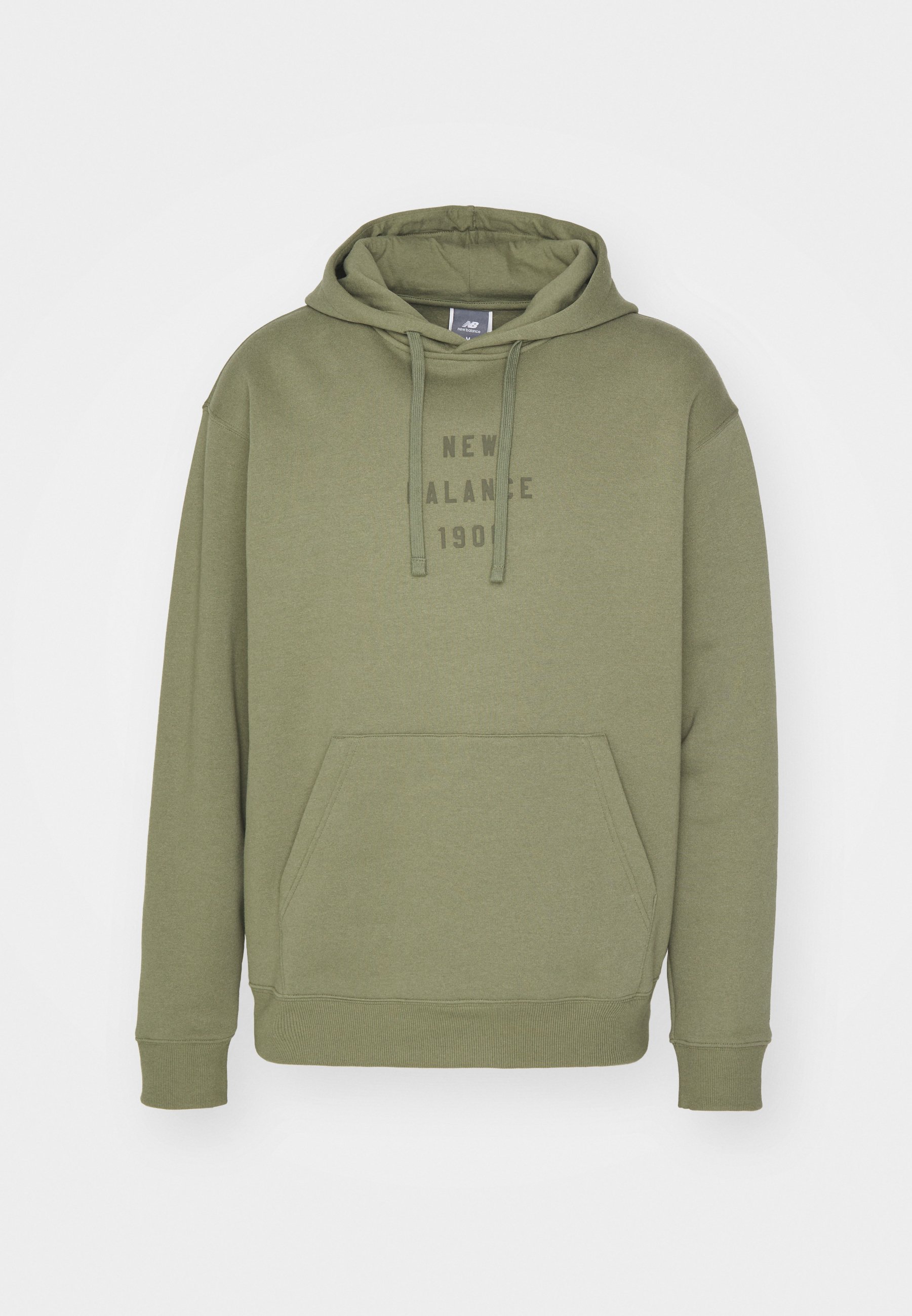 Sudadera verde oliva hecha de una suave mezcla de algodón. Presenta un bolsillo canguro, capucha con cordones y el logo 'New Balance 1901' en una impresión más oscura.