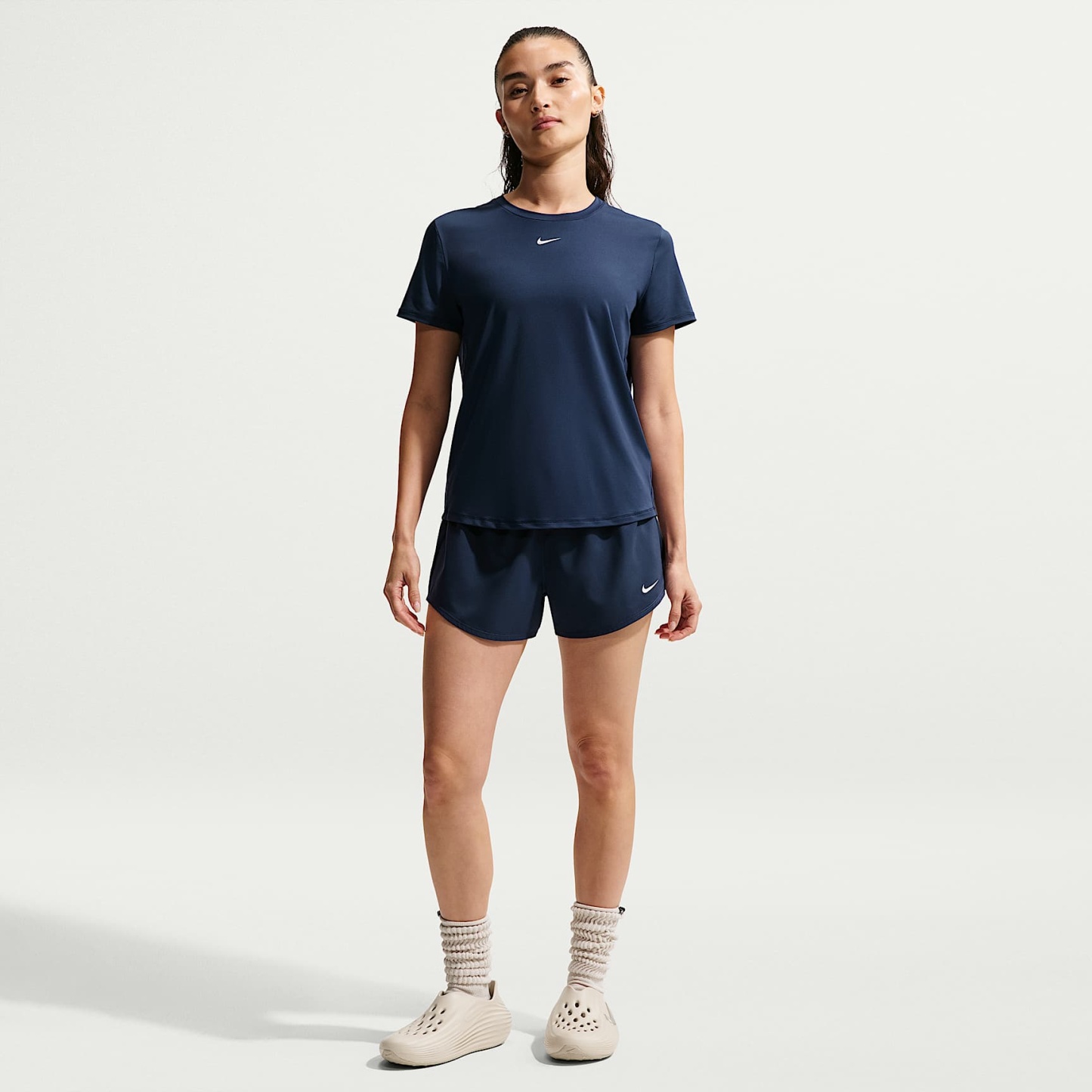 Nike One - Nike One Dri-FIT-Shorts mit mittelhohem Bund und Futter für Damen (ca. 7,5 cm)