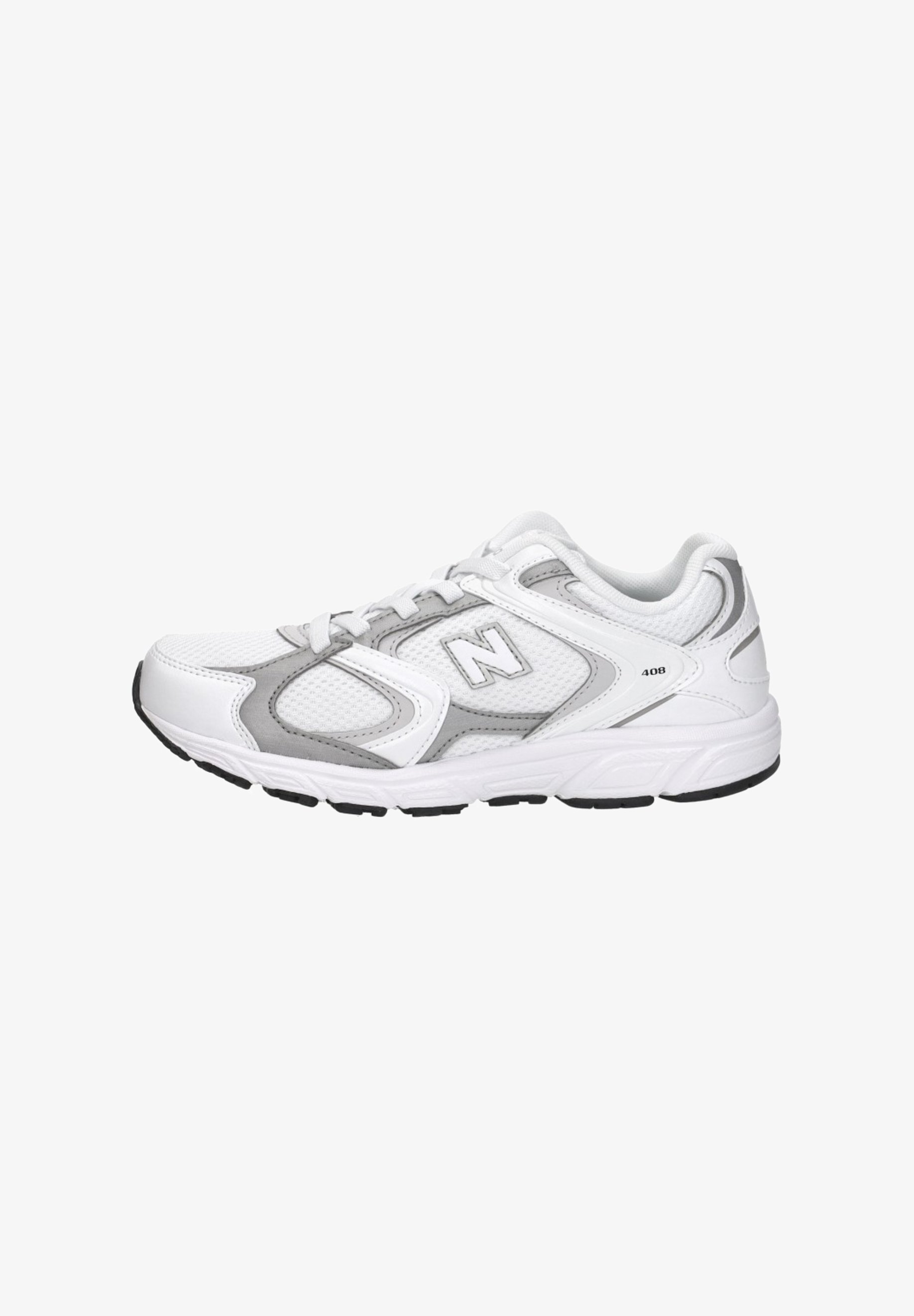 Zapatilla deportiva New Balance blanca y gris con paneles de malla, cierre de cordones y suela de goma negra, vista lateral.