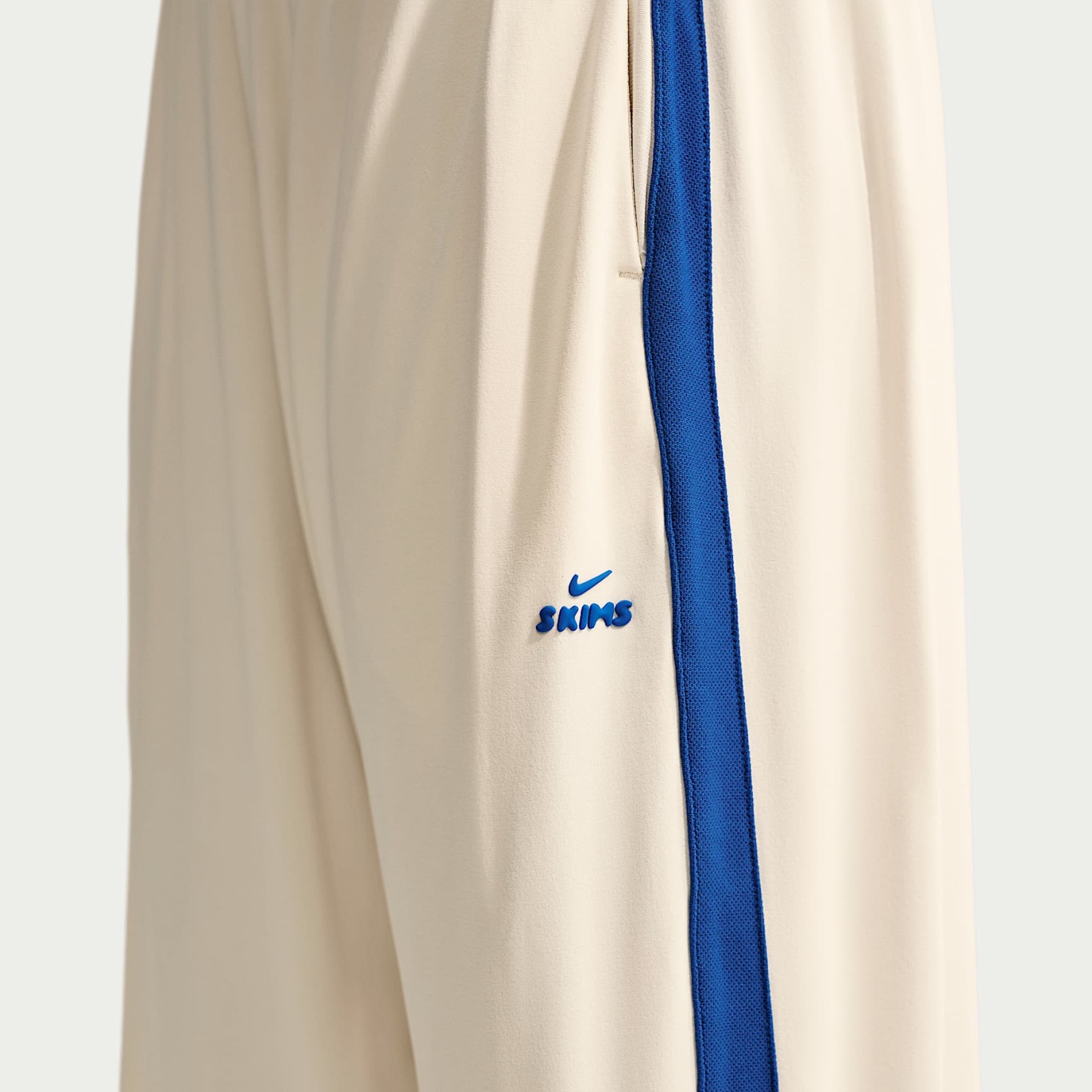 NikeSKIMS dehnbares Strickmaterial - NikeSKIMS Hose aus dehnbarem Strickmaterial mit weitem Bein (Damen)