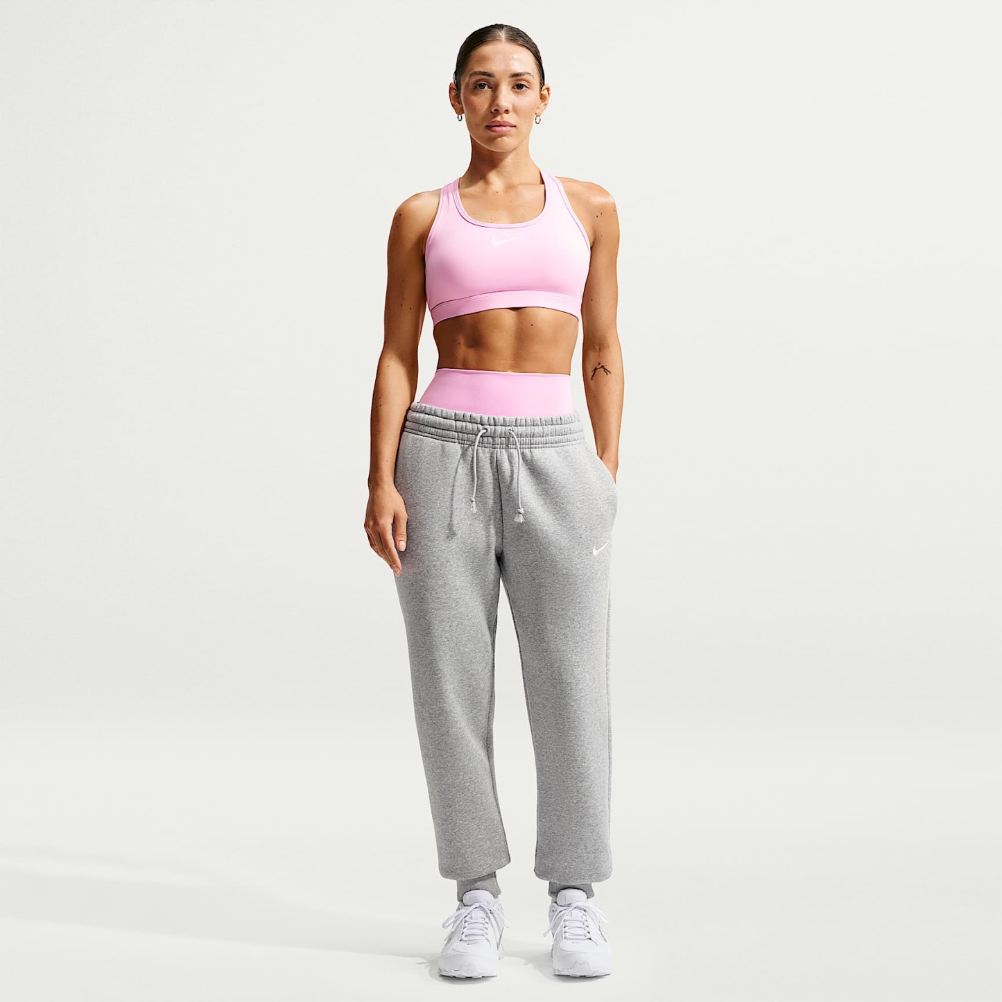 Nike Swoosh - Nike Swoosh gepolsterter Sport-BH mit mittlerem Halt