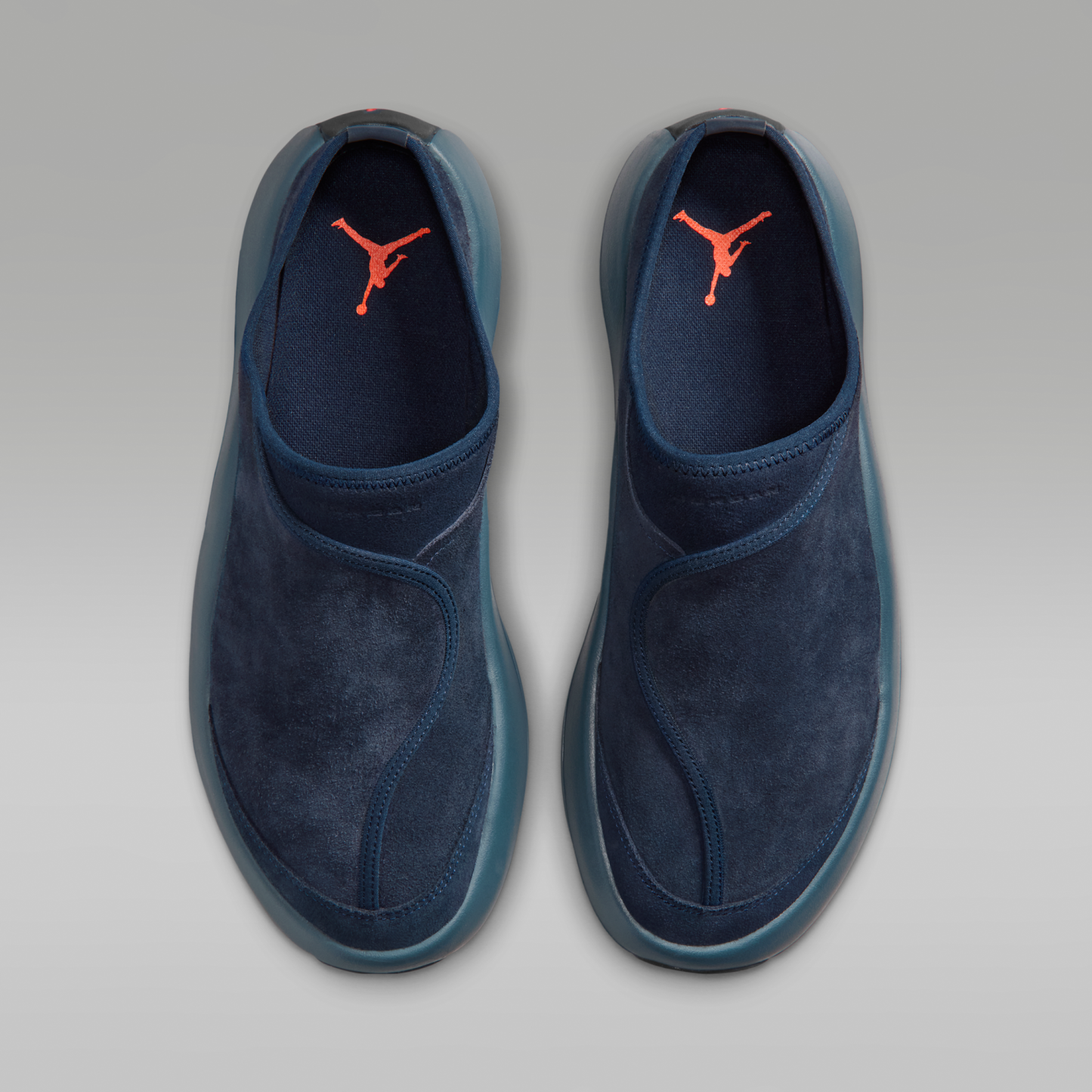 Jordan Future - Dark Obsidian/Blue Fox/Picante Red - 4