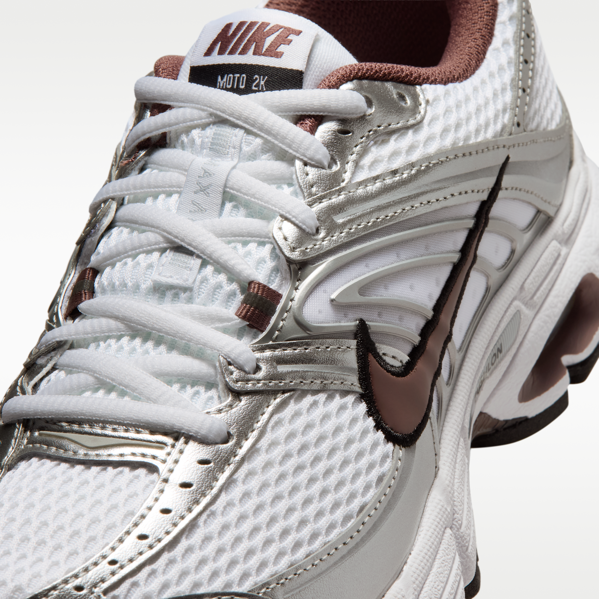 Nike Air Max Moto 2K - Λευκό/Metallic Silver/Μαύρο/Tattoo - 7