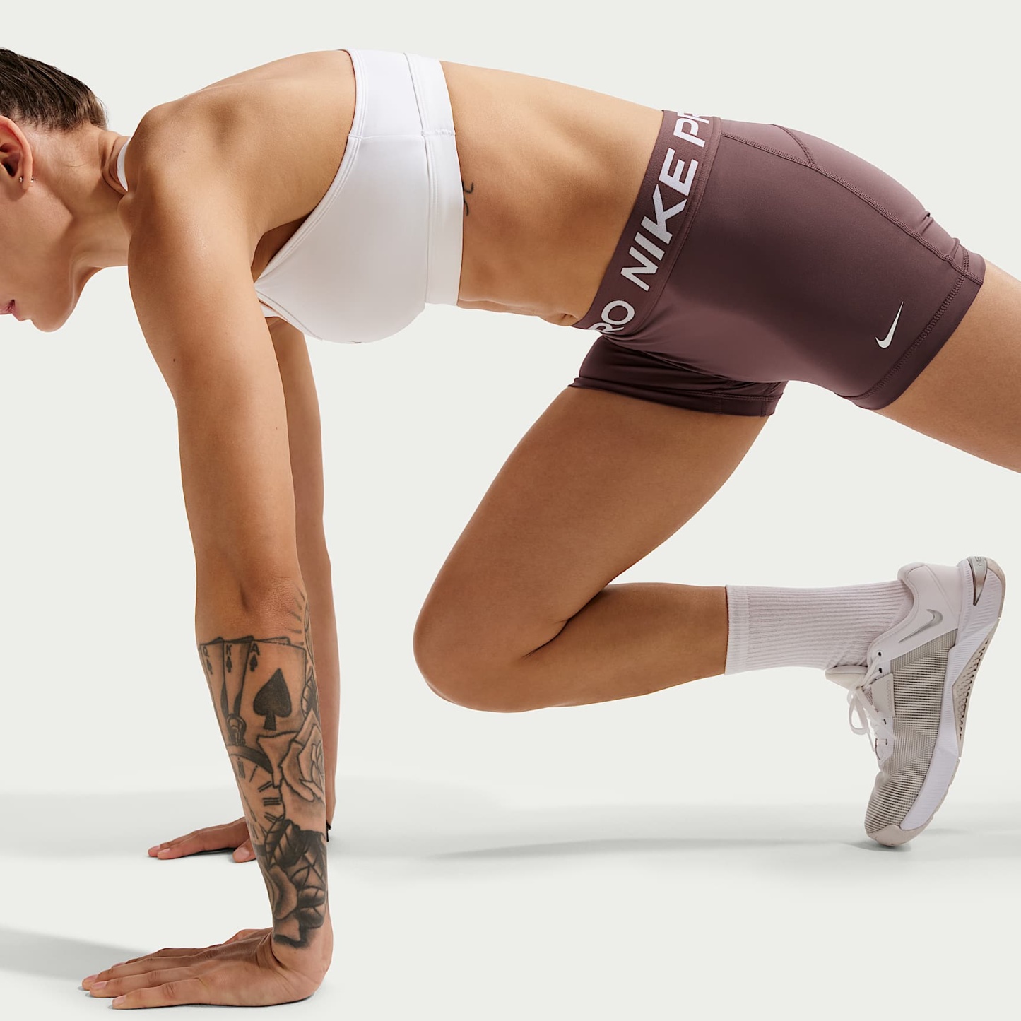 Nike Pro - Nike Pro Grafik Bike-Shorts mit mittelhohem Bund (Damen, ca. 7,5 cm)