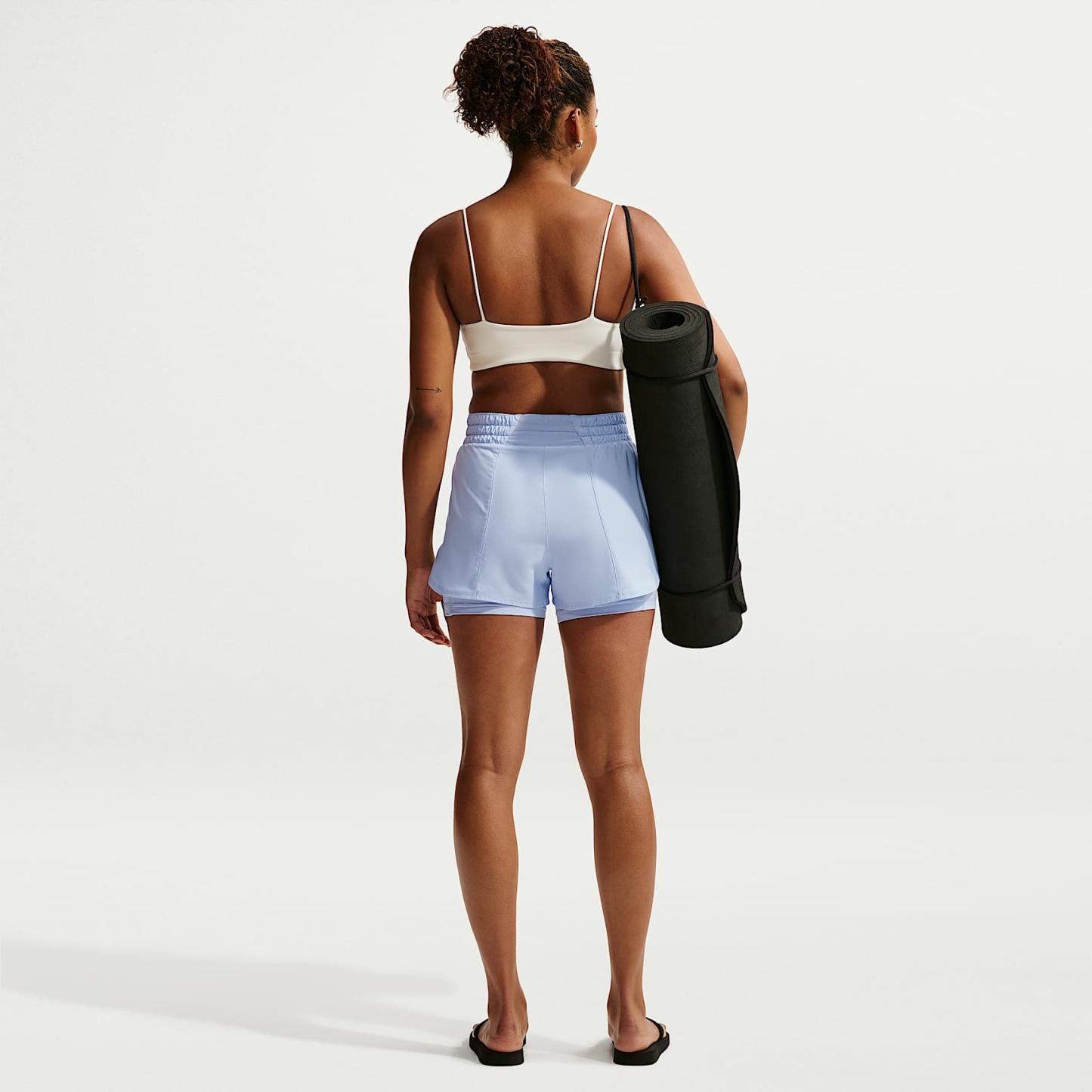 Nike One - Nike One Dri-FIT 2-in-1-Shorts mit hohem Taillenbund für Damen (ca. 7,5 cm)