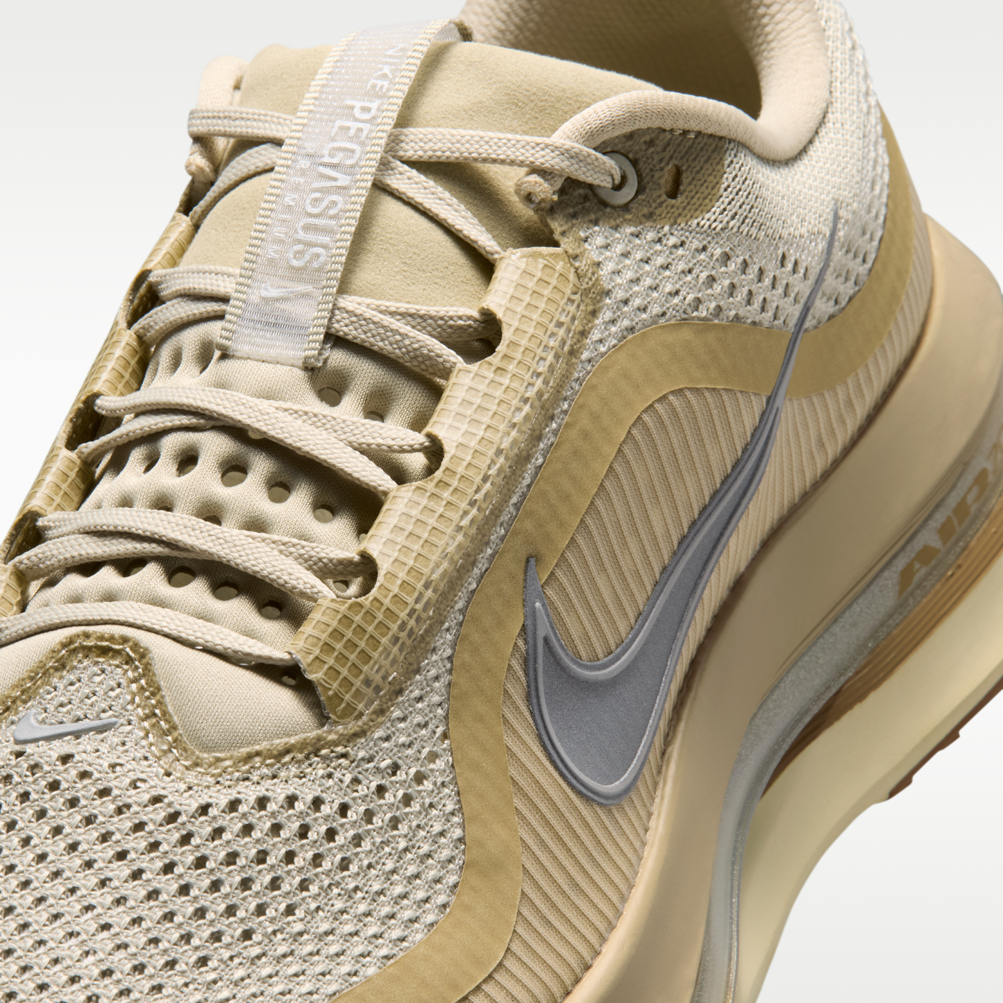 Nike Pegasus Premium - Desert Khaki/Light Khaki/Filbert/Metallic Silver - 7