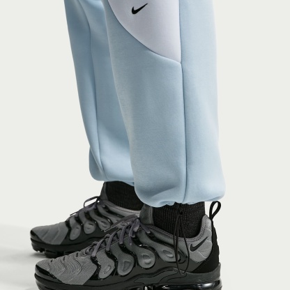 Nike Tech - Nike Tech Fleece-Hose mit offenem Saum und Farbblock-Design (Herren)