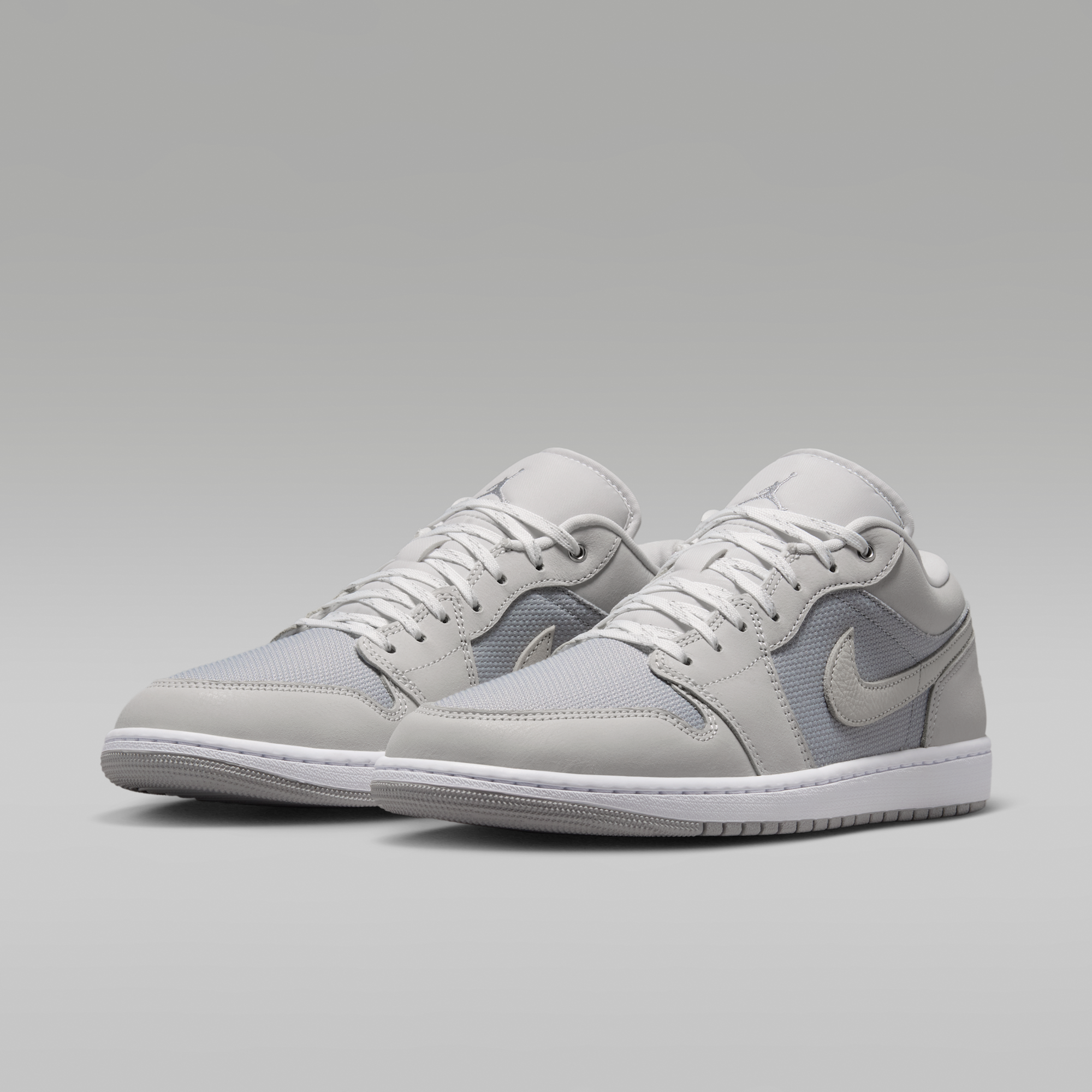 Air Jordan 1 Low SE - Off White/Soft Pearl/Light Smoke Grey - 5