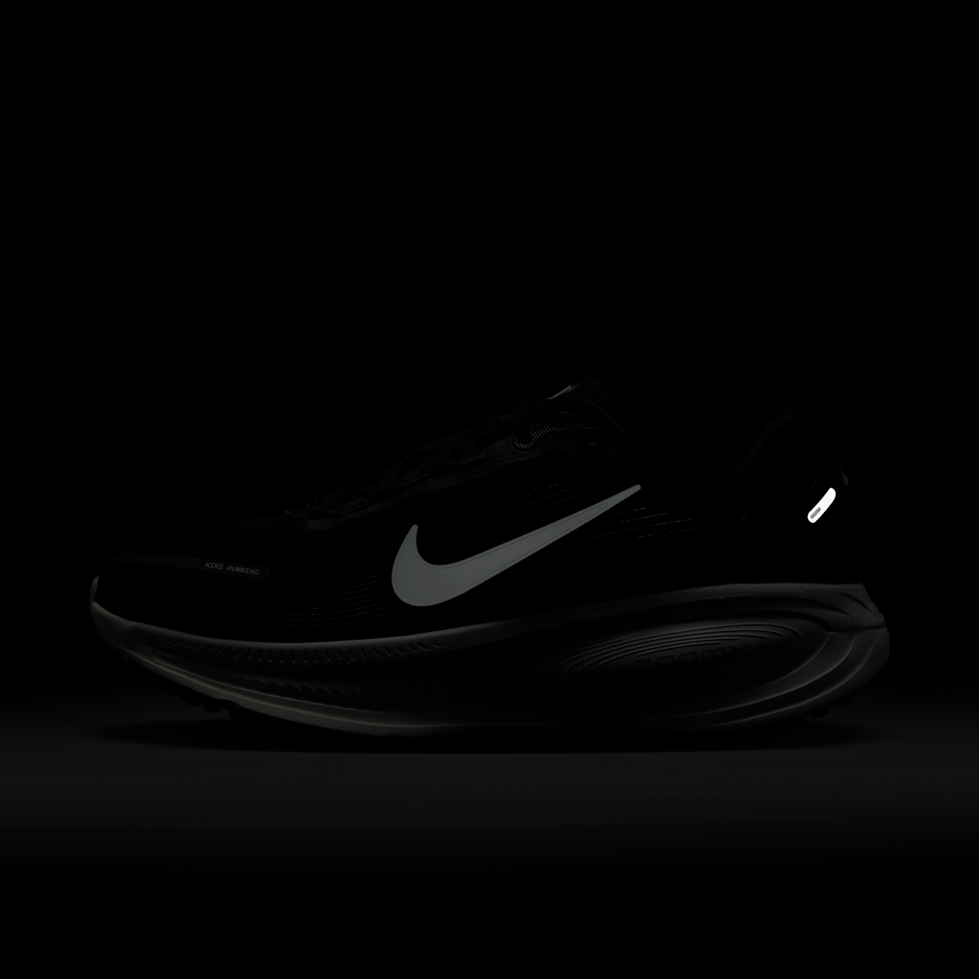 Nike Vomero 18 - Μαύρο/Coconut Milk/Light Iron Ore/Summit White - 10