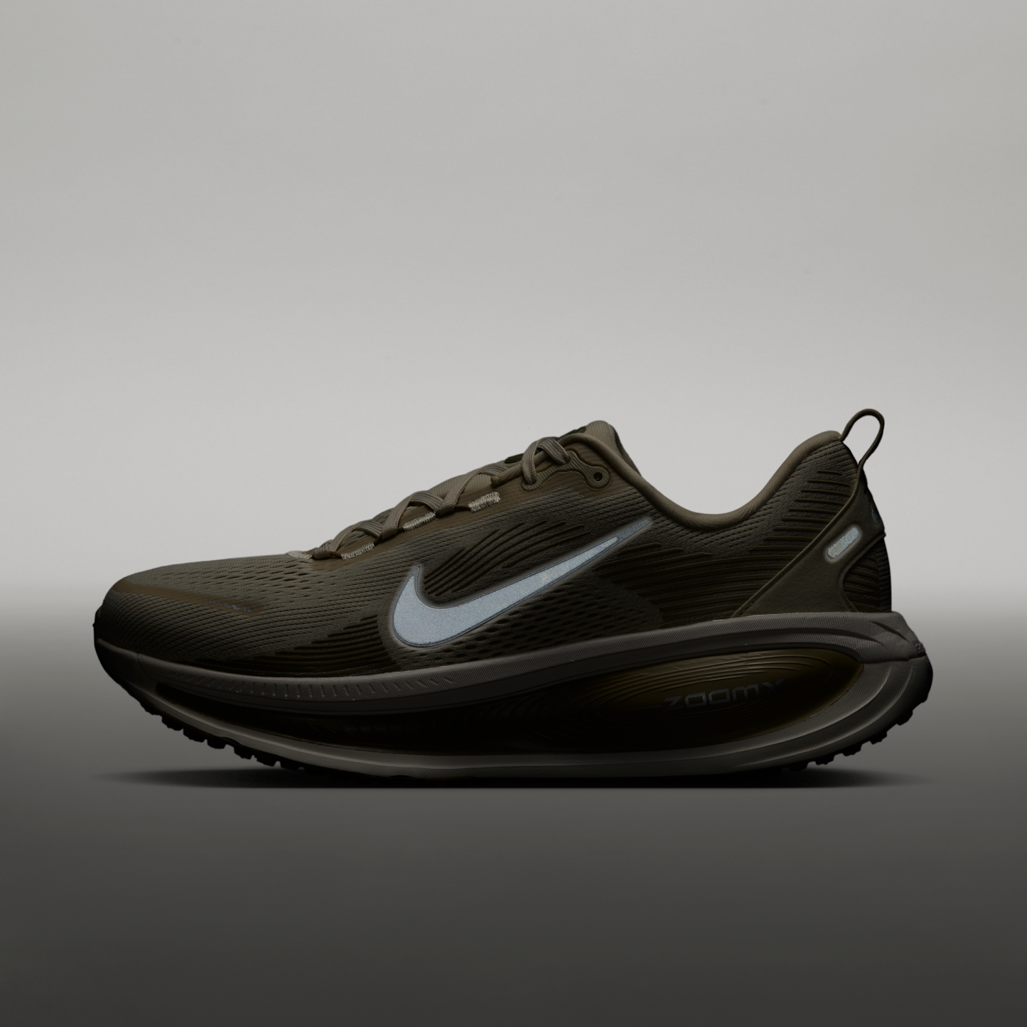 Nike Vomero 18 - Light Khaki/Desert Khaki/Sail/Metallic Silver - 9