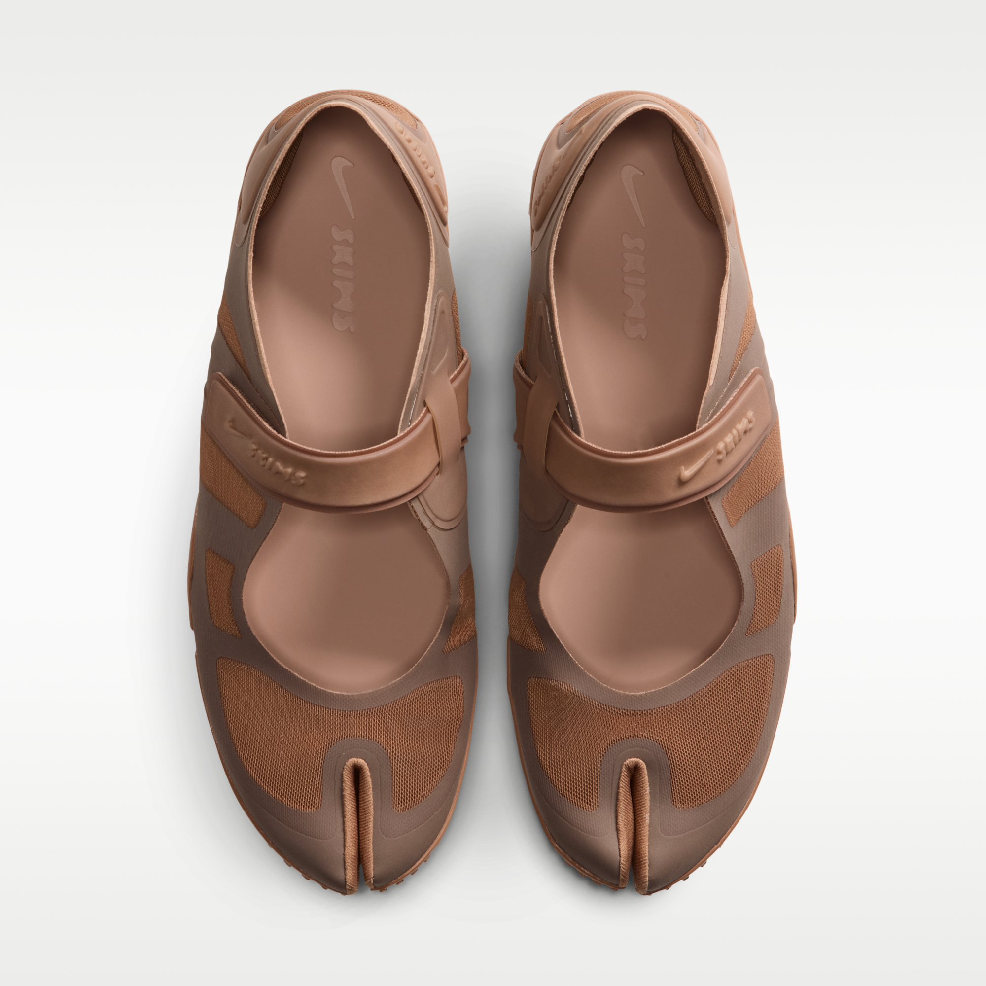 NikeSKIMS Rift Mesh - Archaeo Brown/Infinite Sable/Desert Dust/Archaeo Brown - 4