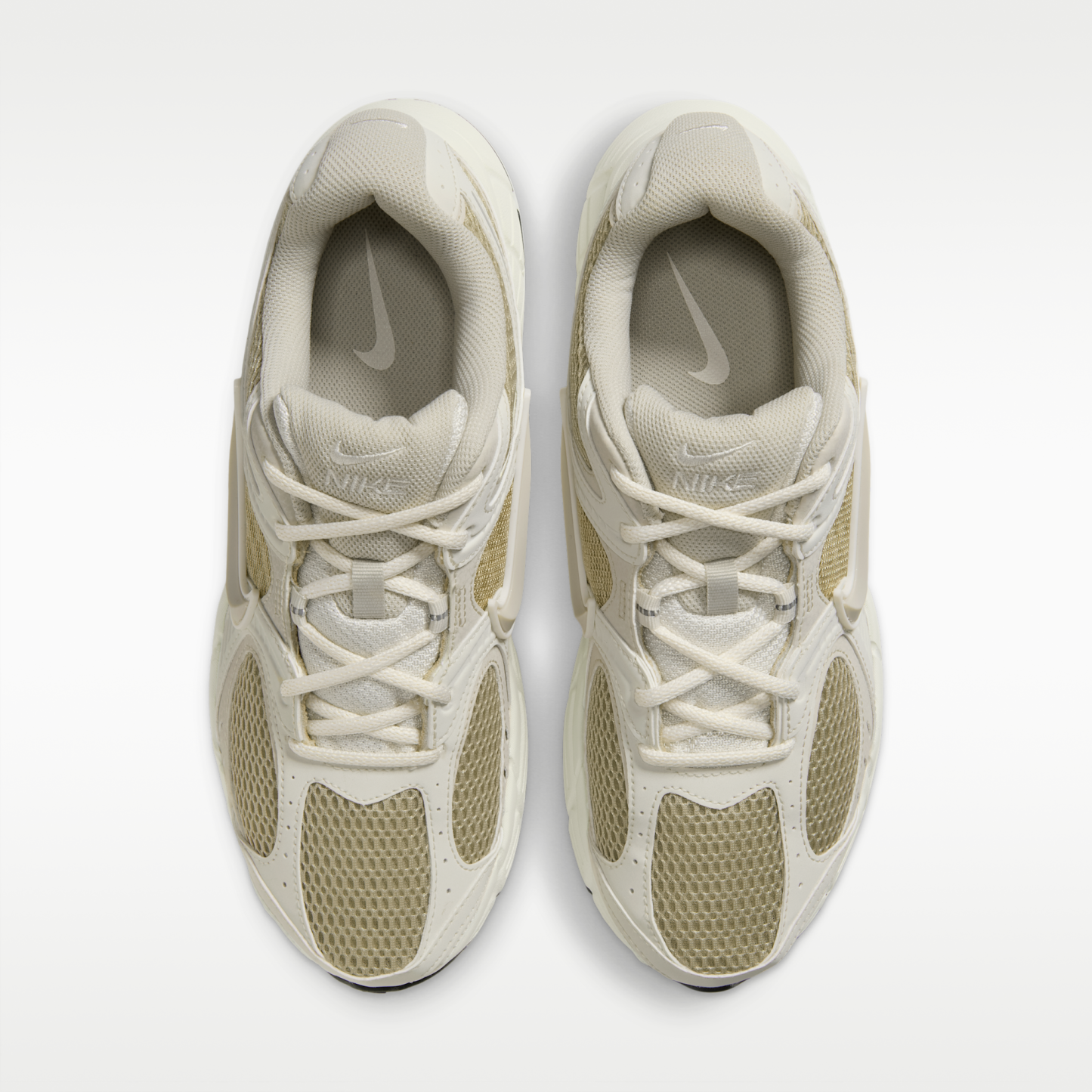 Nike V5 RNR - Desert Khaki/Phantom/Sail/Light Bone - 4