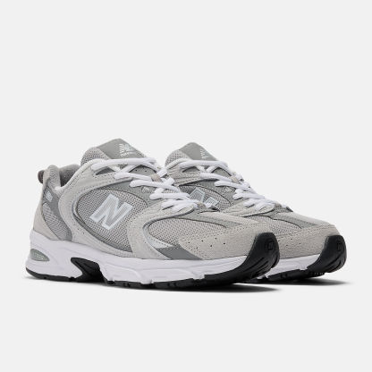 New Balance 530 - RAINCLOUD con SHADOW GREY y Silver Metallic - MR530CK