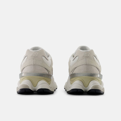 New Balance 9060 - SEA SALT con MOONBEAM y Turtledove - U9060WHT