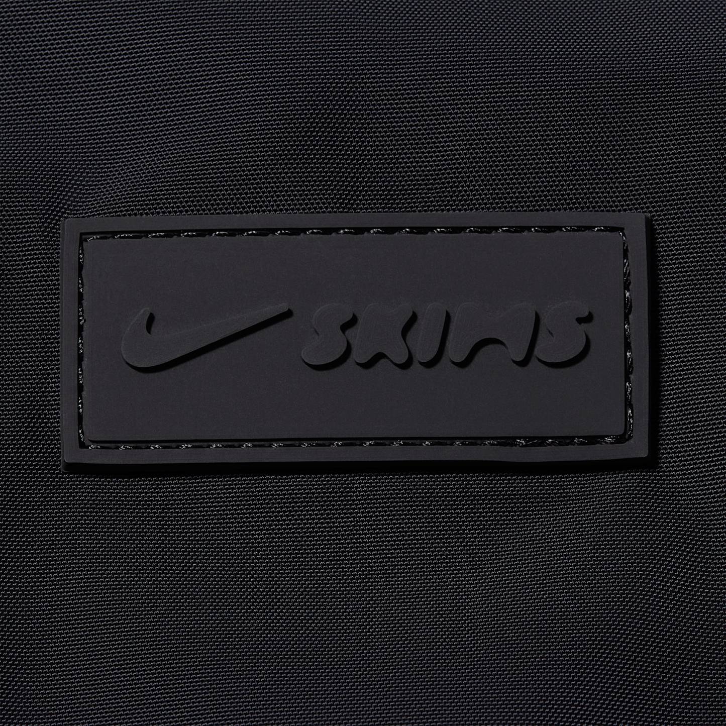 NikeSKIMS - NikeSKIMS Puffer-Gymnastiktasche (Damen)