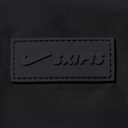 NikeSKIMS - NikeSKIMS Puffer-Gymnastiktasche (Damen)
