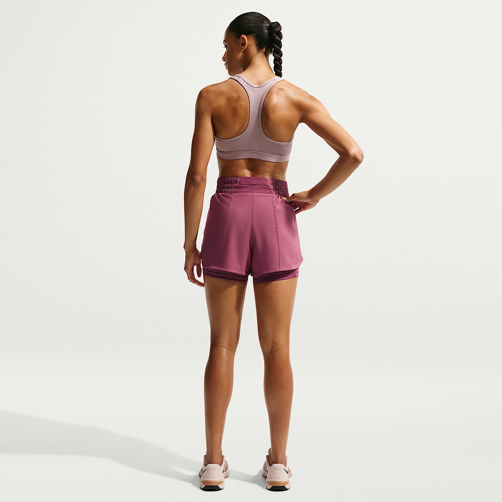 Nike One - Nike One Dri-FIT 2-in-1-Shorts mit hohem Taillenbund für Damen (ca. 7,5 cm)