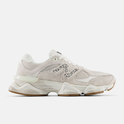 New Balance 9060 - MOONBEAM con SEA SALT y Black - U9060ASP