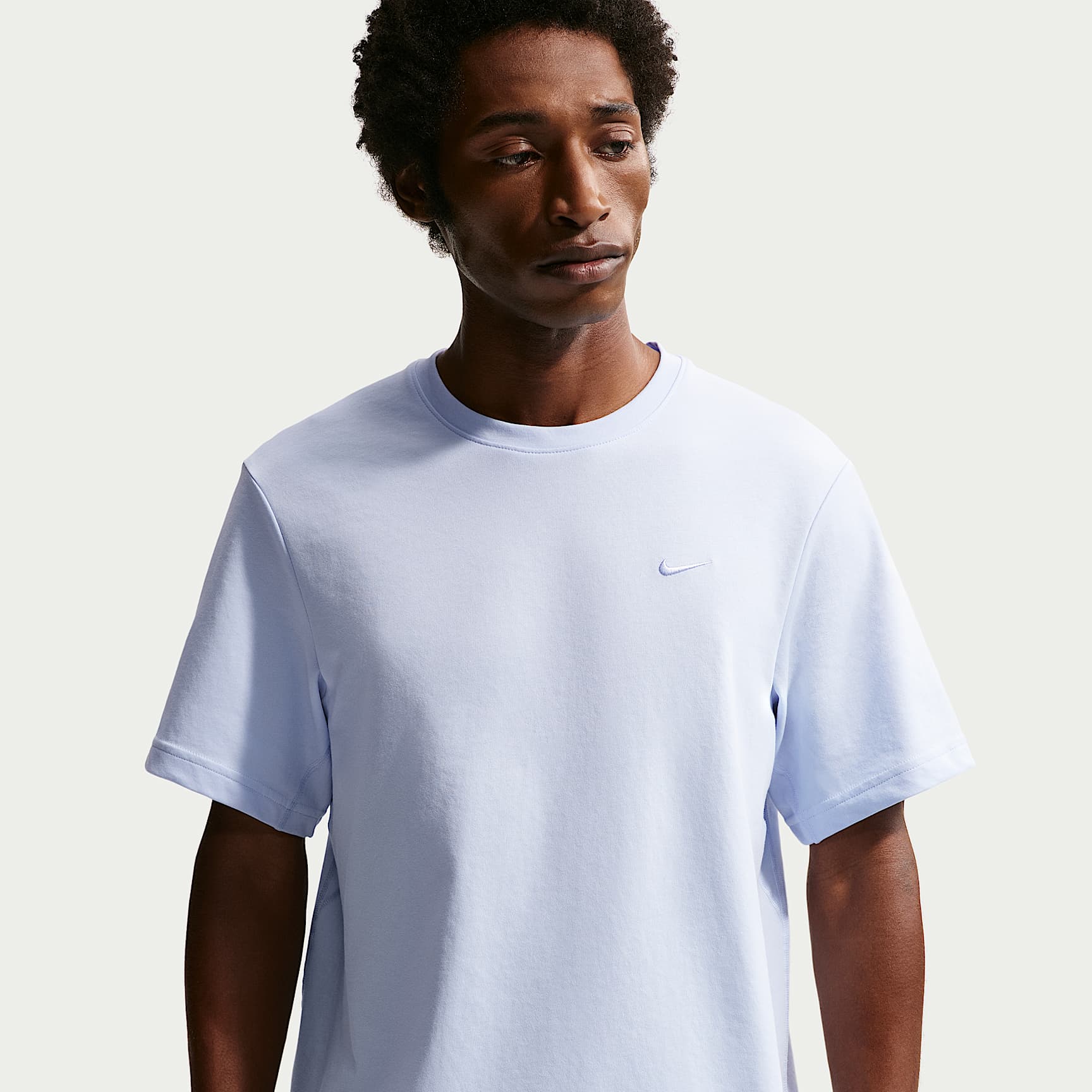 Nike Primary - Nike Primary vielseitiges Nike Dri-FIT Kurzarm-Oberteil für Herren
