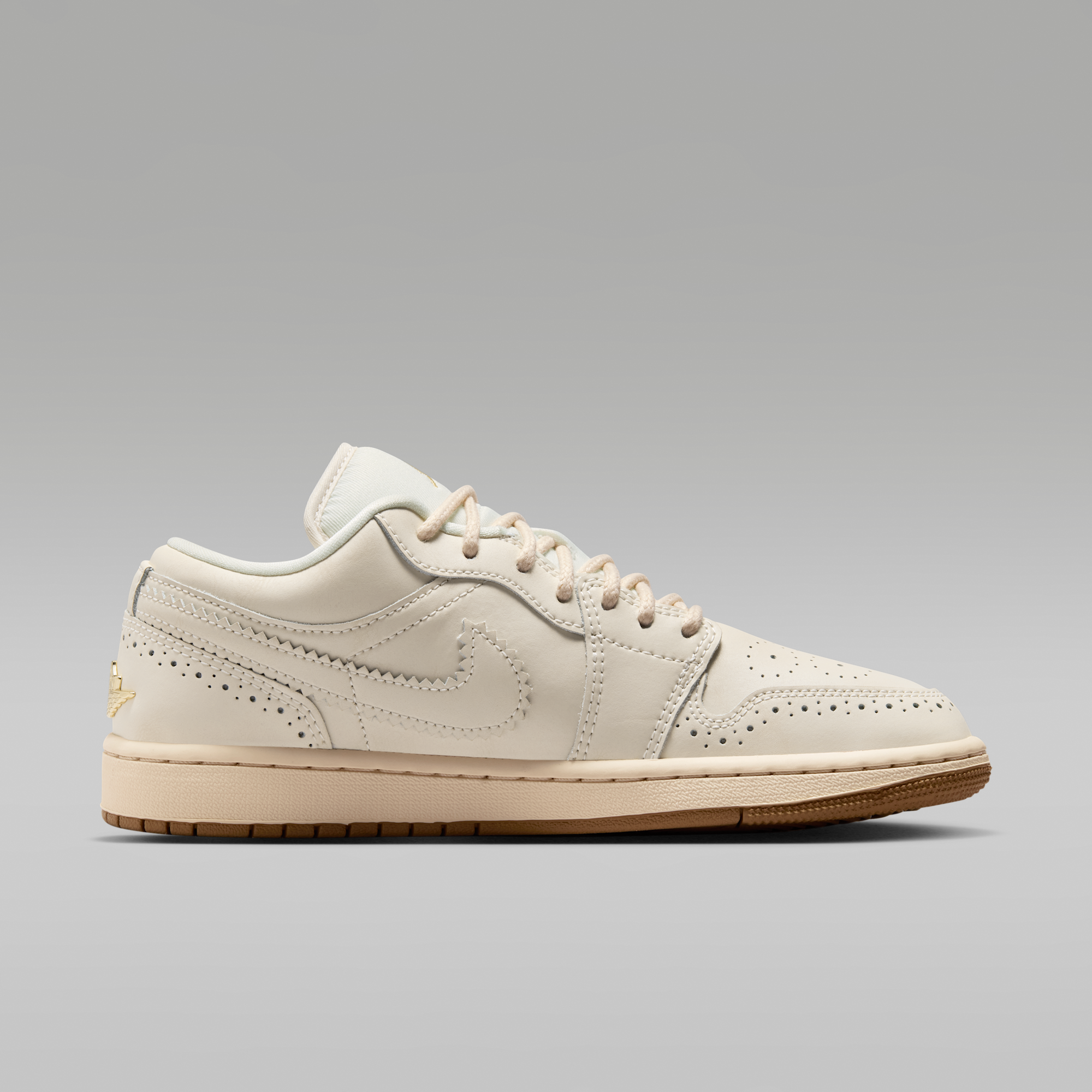 Air Jordan 1 Low SE - Chalk/Metallic Gold/Pearl White/Chalk - 3