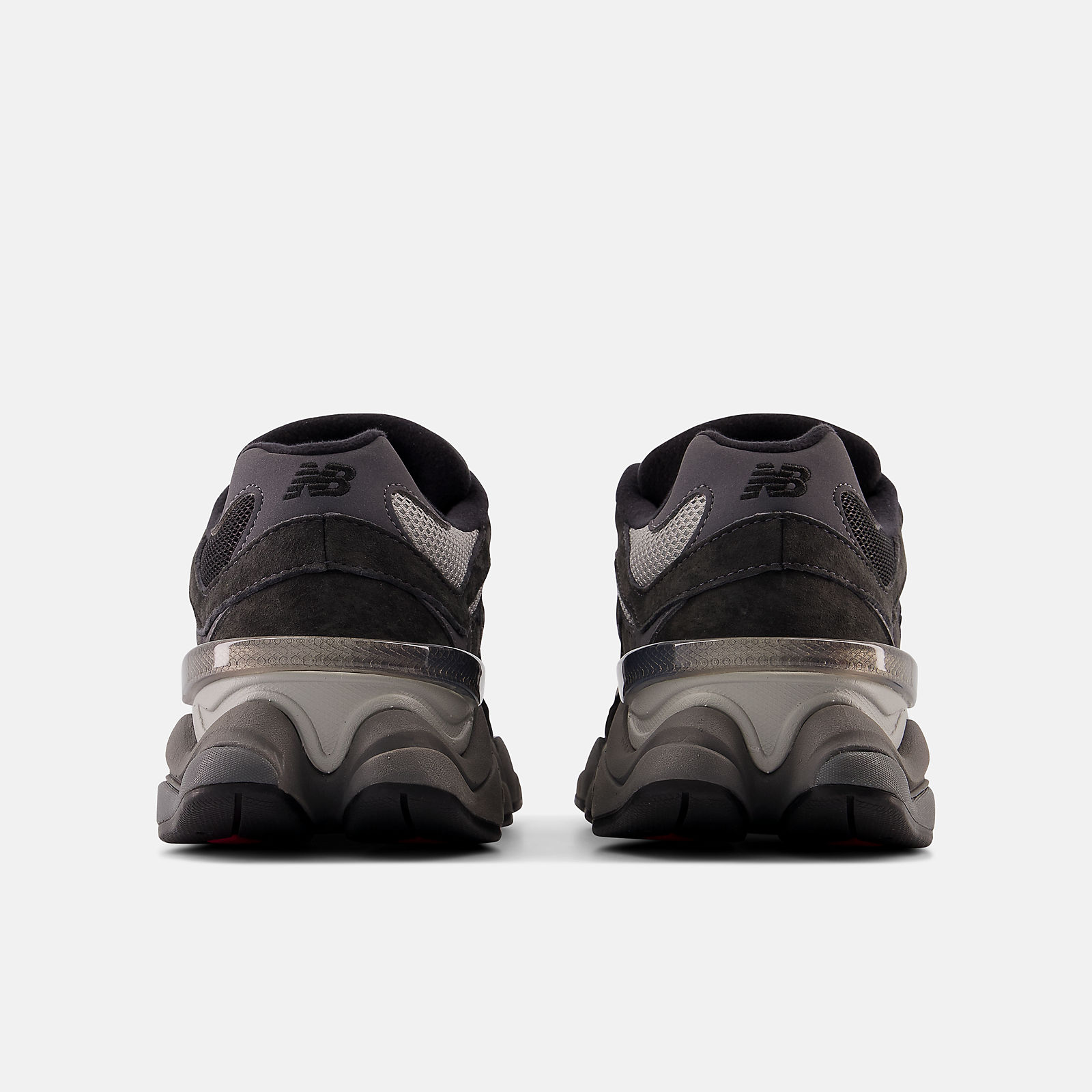 New Balance 9060 - BLACK con CASTLEROCK y Rain Cloud - U9060BLK