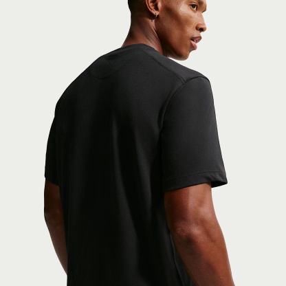 Nike Primary - Nike Primary vielseitiges Nike Dri-FIT Kurzarm-Oberteil für Herren