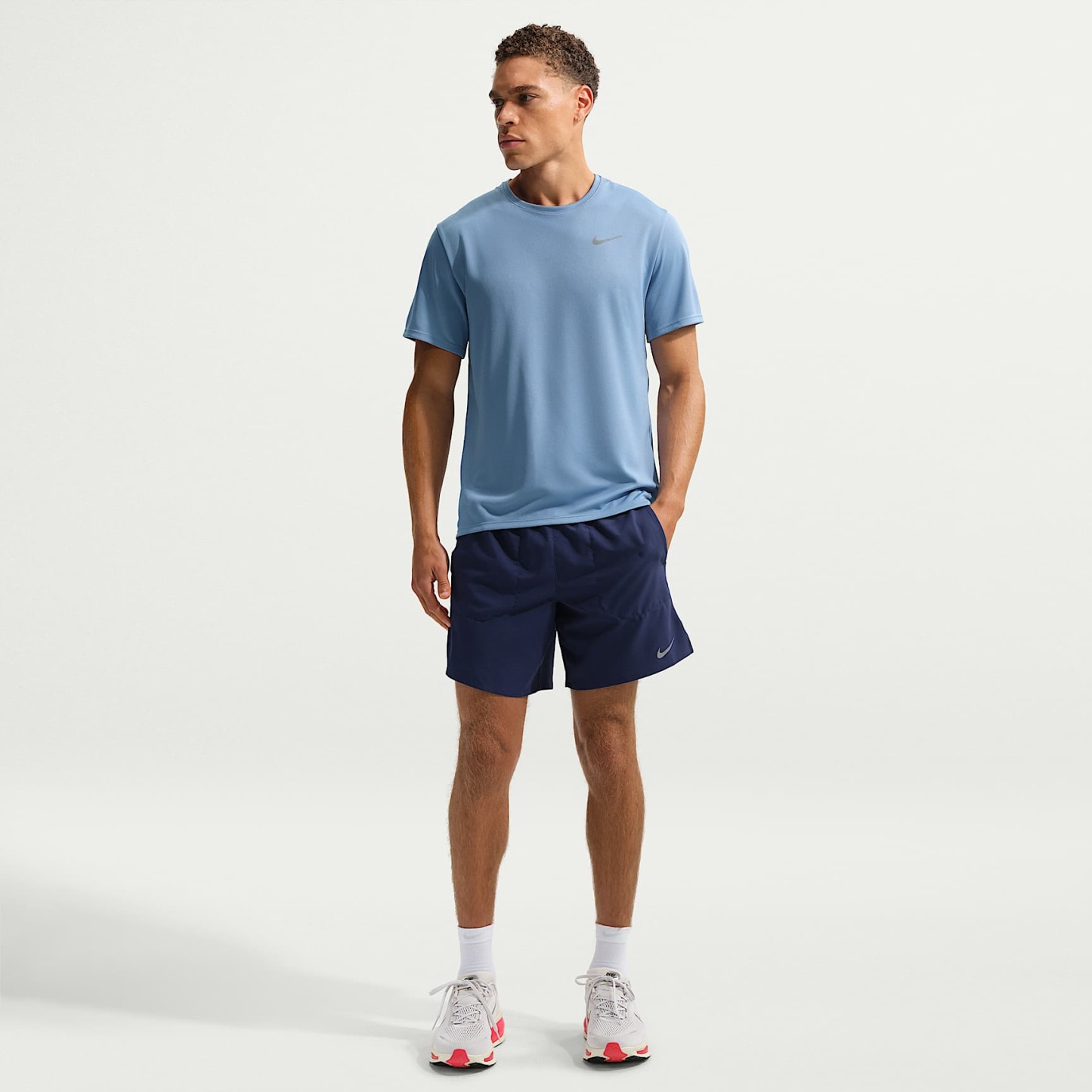 Nike Stride - Nike Stride Dri-FIT-Laufshorts mit Futter (ca. 18 cm) (Herren)