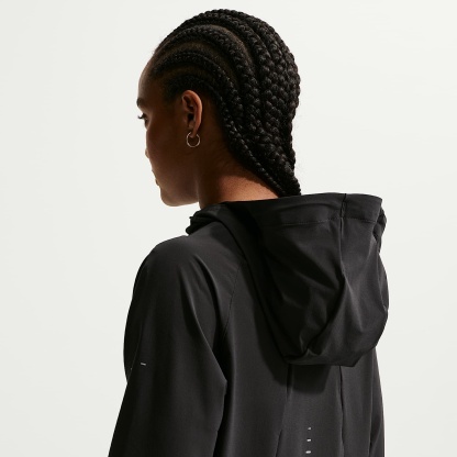 Nike Swift - Nike Swift verstaubare Repel-Laufjacke (Damen)