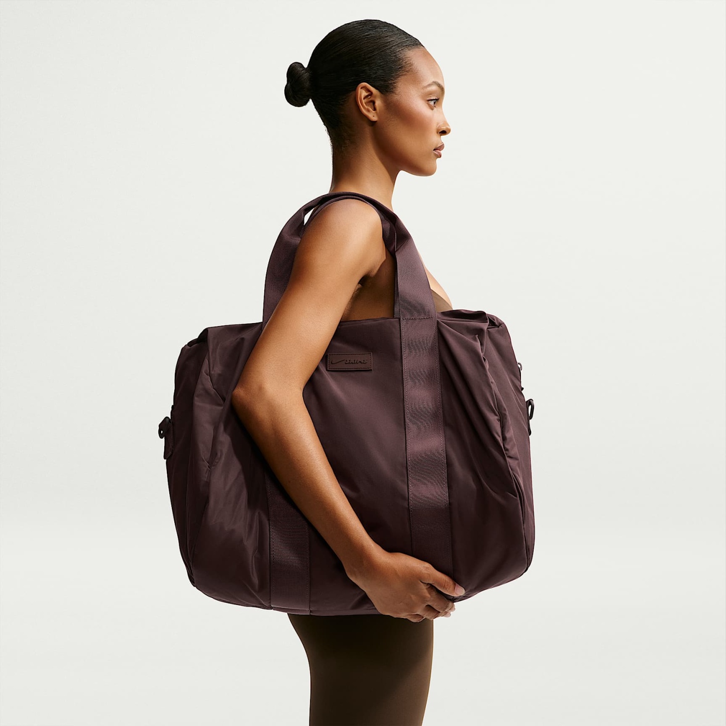 NikeSKIMS - NikeSKIMS Puffer-Gymnastiktasche (Damen)