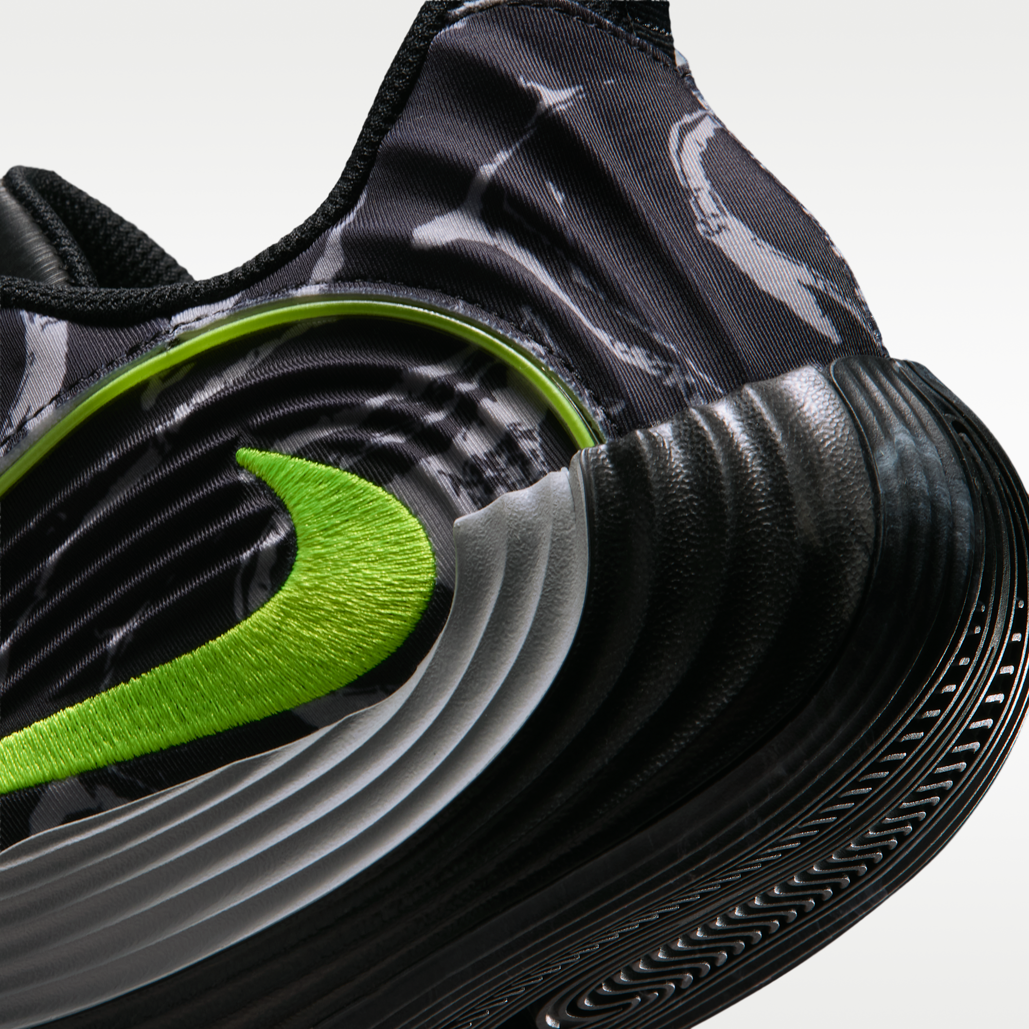 Giannis Immortality 5 - Μαύρο/Light Smoke Grey/Volt - 8