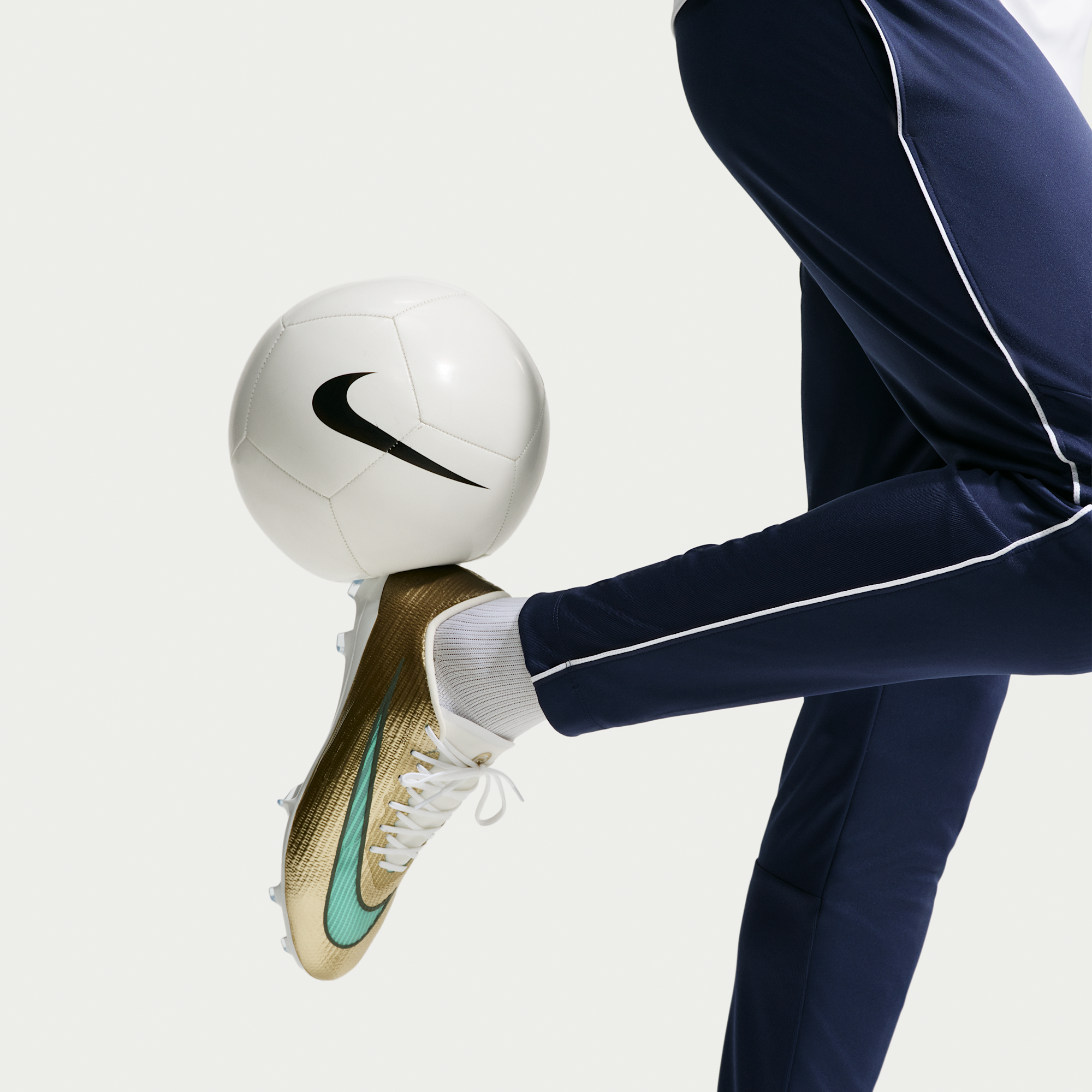 Nike Mercurial Superfly 11 Pro "Kylian Mbappé" - Metallic Gold/Green Glow (IR0786-701) - 10