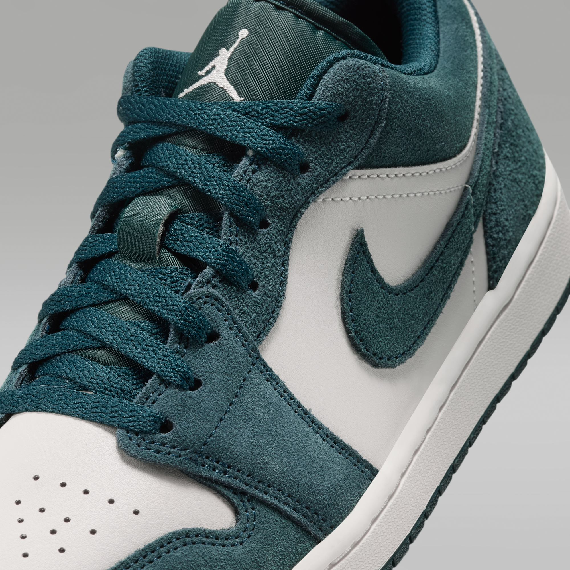Air Jordan 1 Low - Midnight Spruce/Pale Ivory/Light Orewood Brown - 7