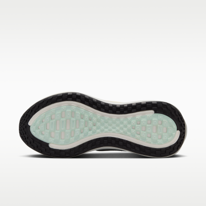 Nike Vomero Plus - Light Silver/Barely Green/Sea Glass/Metallic Silver - 2