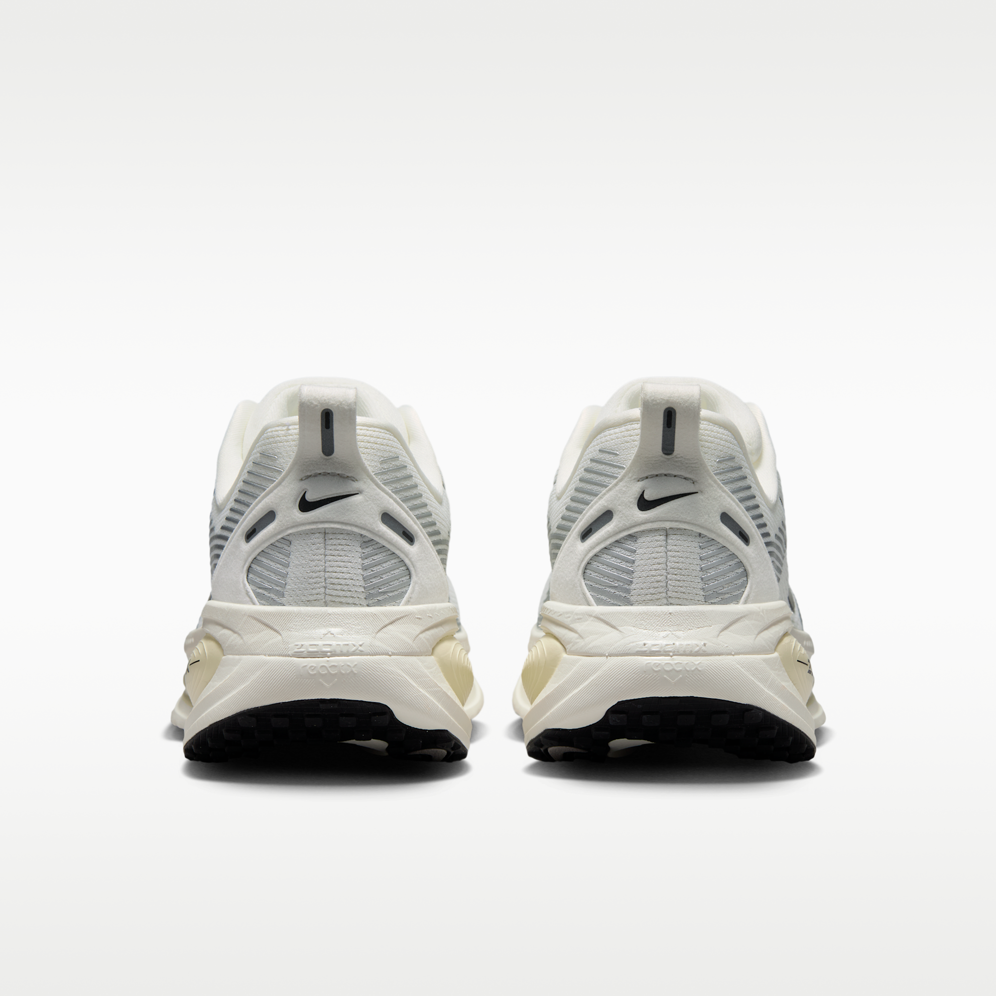 Nike Vomero 18 - Summit White/Coconut Milk/Coconut Milk/Μαύρο - 6